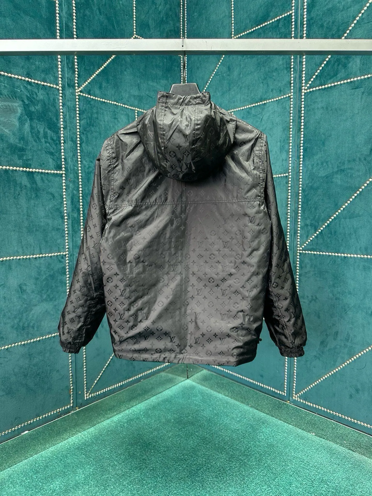 Men's Jackets And Down Jackets LOUIS VUITTON 18194554