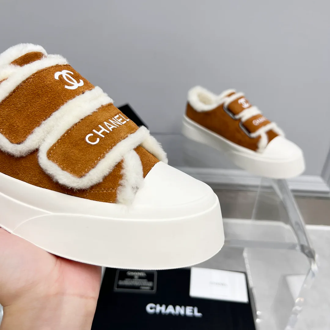 Кроссовки Женские Chanel 18678672