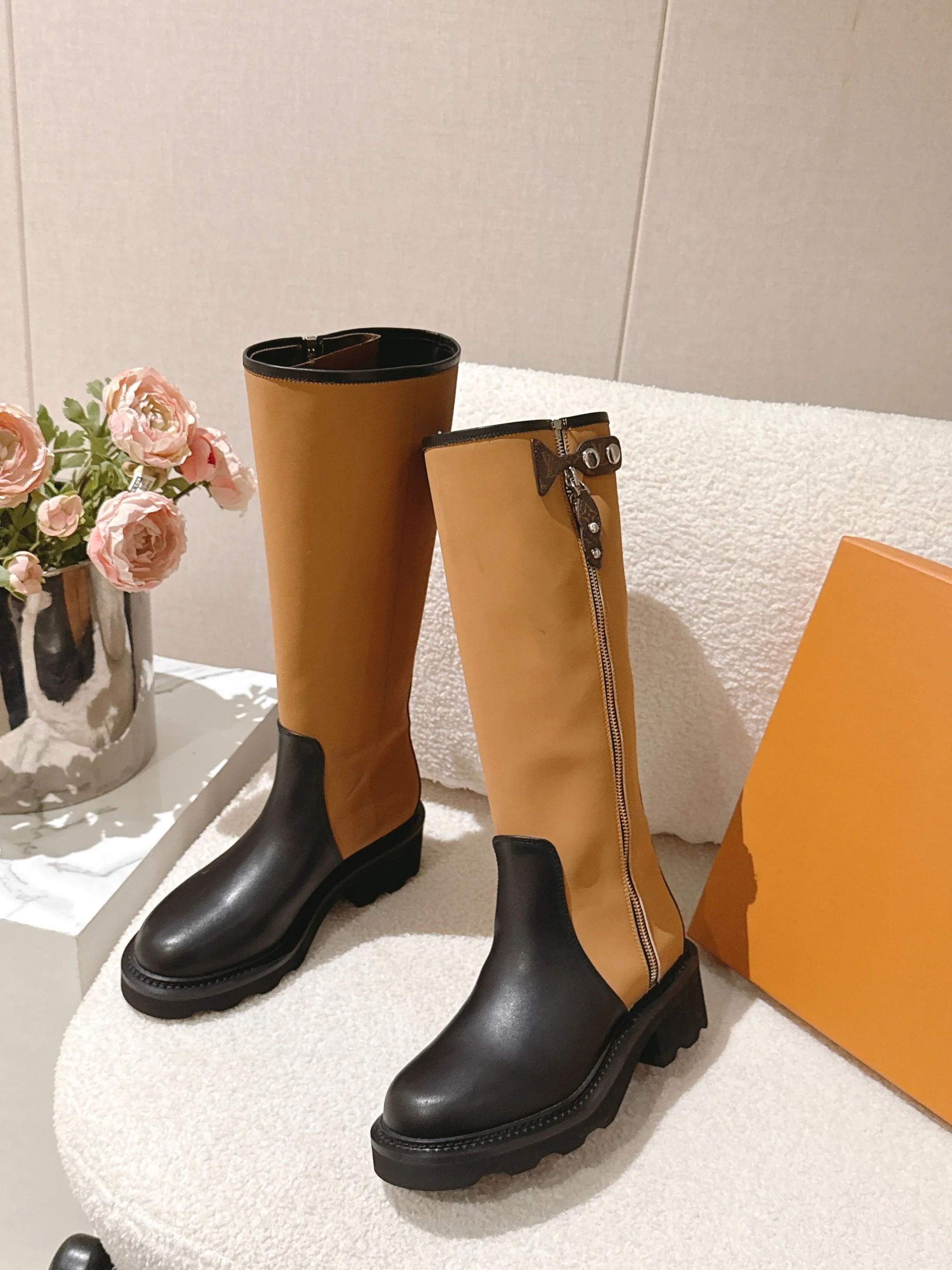 Women's Boots LOUIS VUITTON 18462268