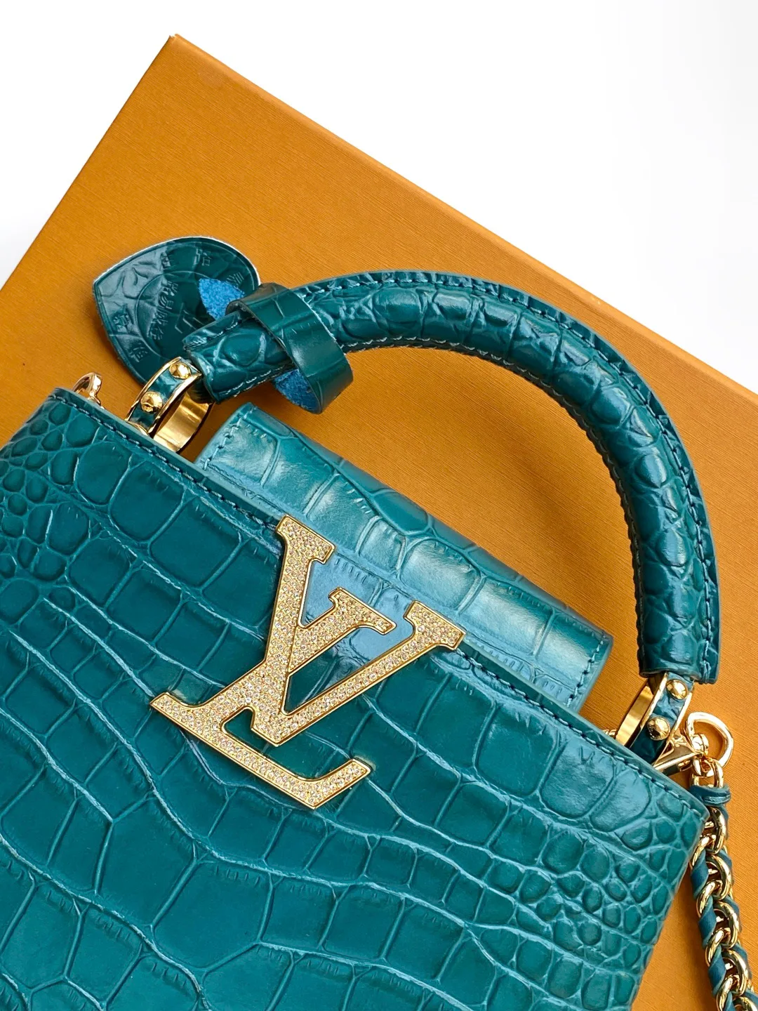 Women's Classic Handbags LOUIS VUITTON 18019347