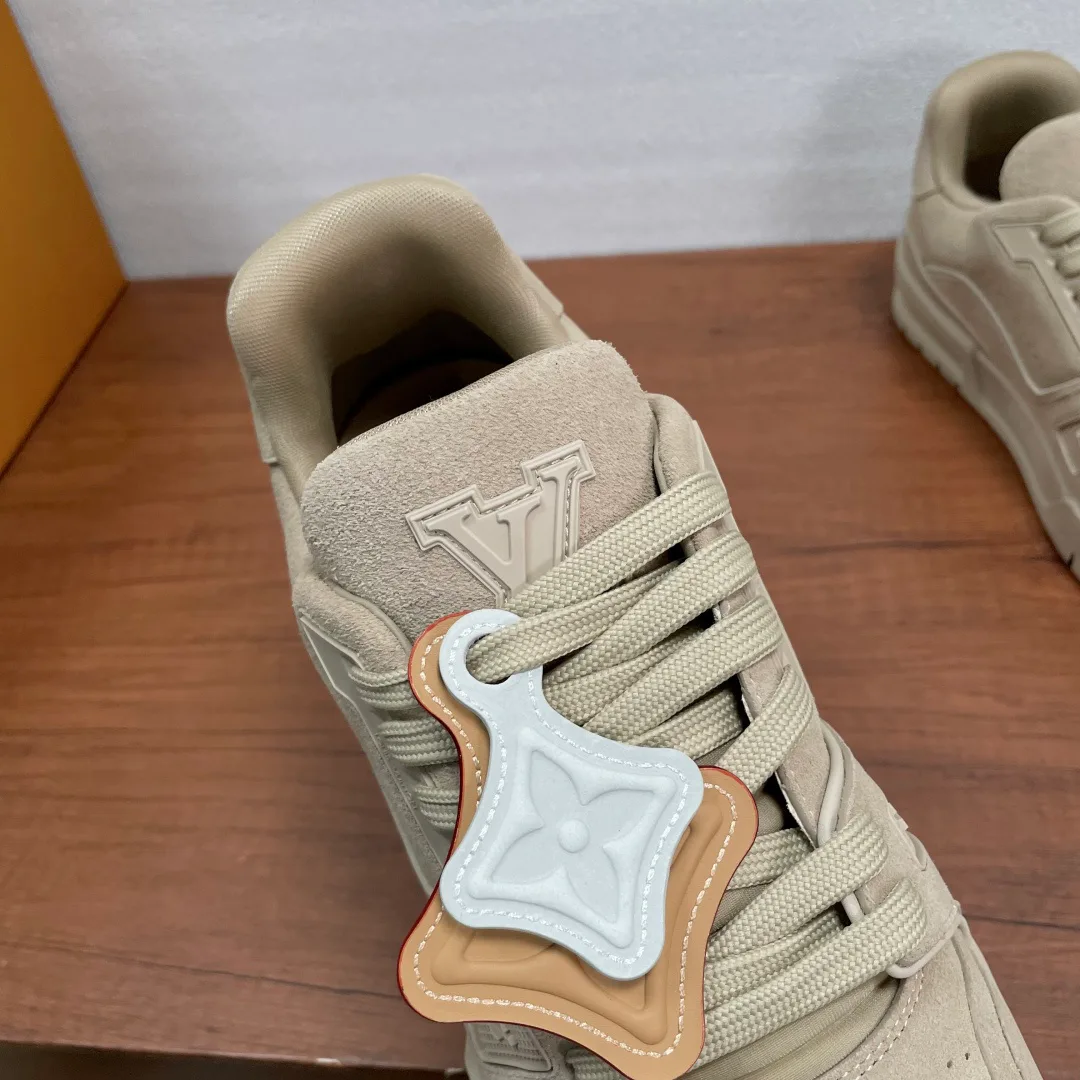 Men's Sneakers LOUIS VUITTON 17461094