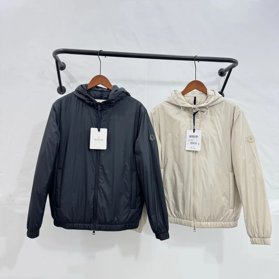 Men's Jackets And Down Jackets MONCLER 17827402