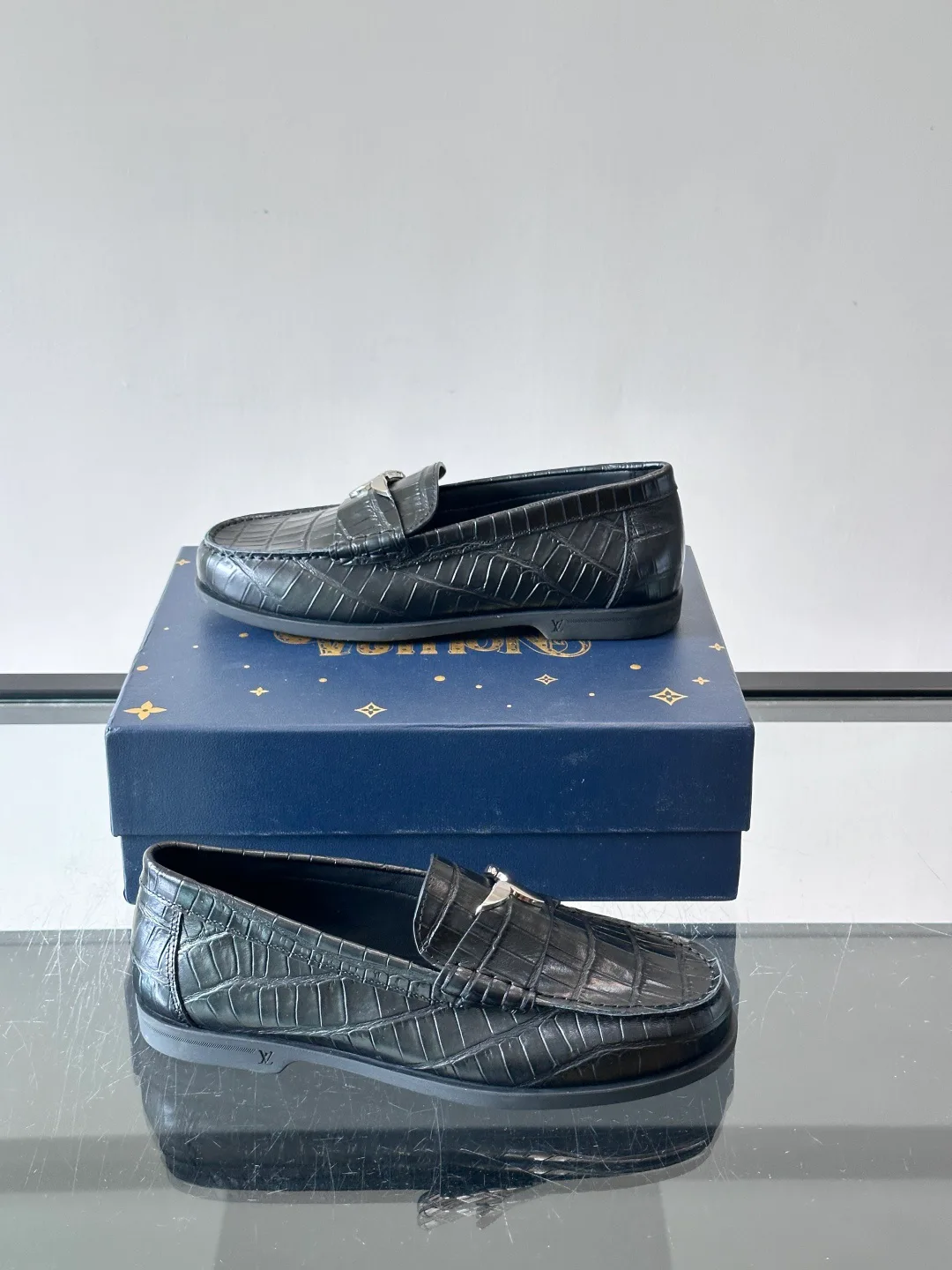 Men's Loafers And Dress Shoes LOUIS VUITTON 18118563