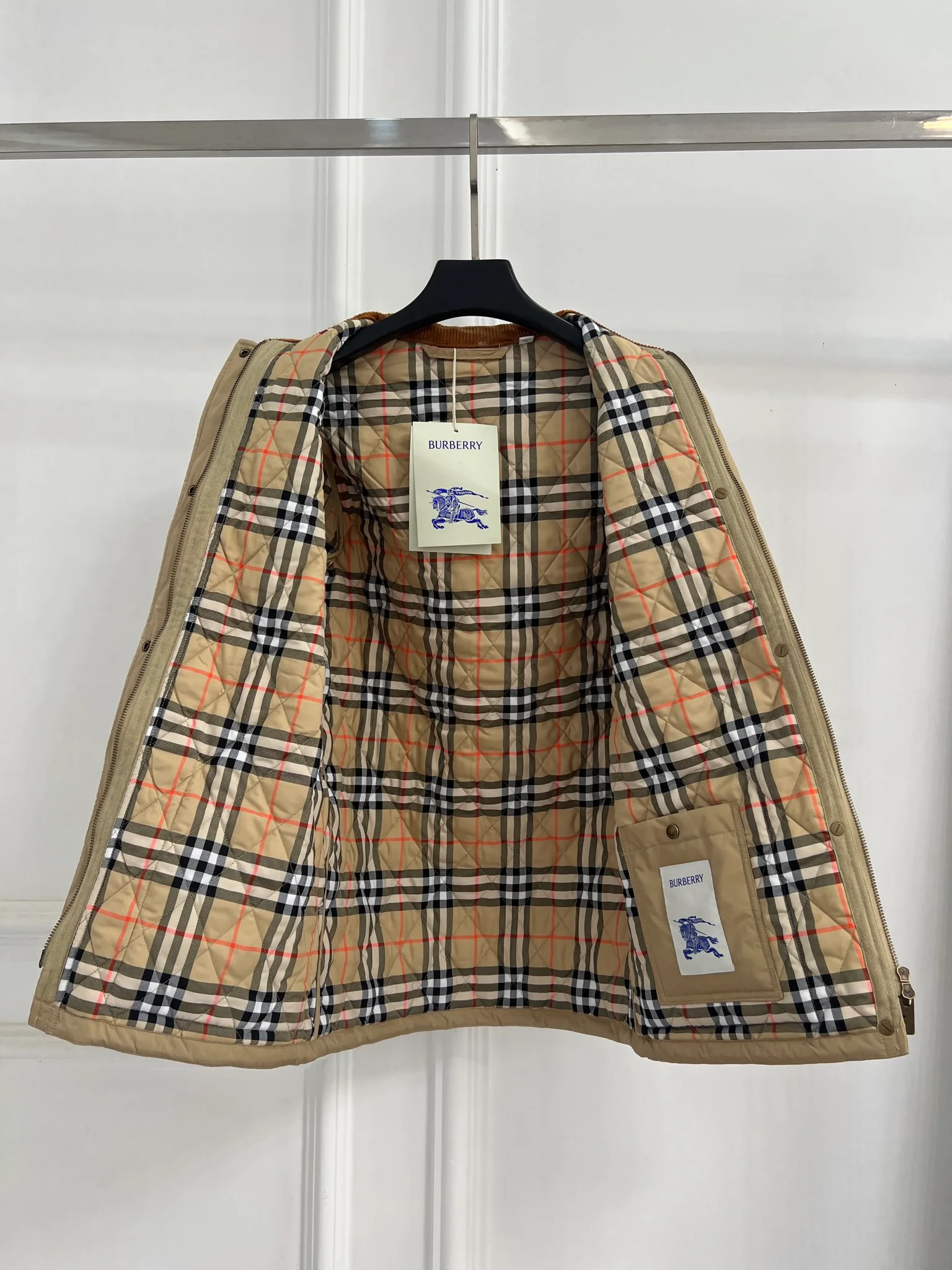 Women's Jackets And Down Jackets BURBERRY 17049700