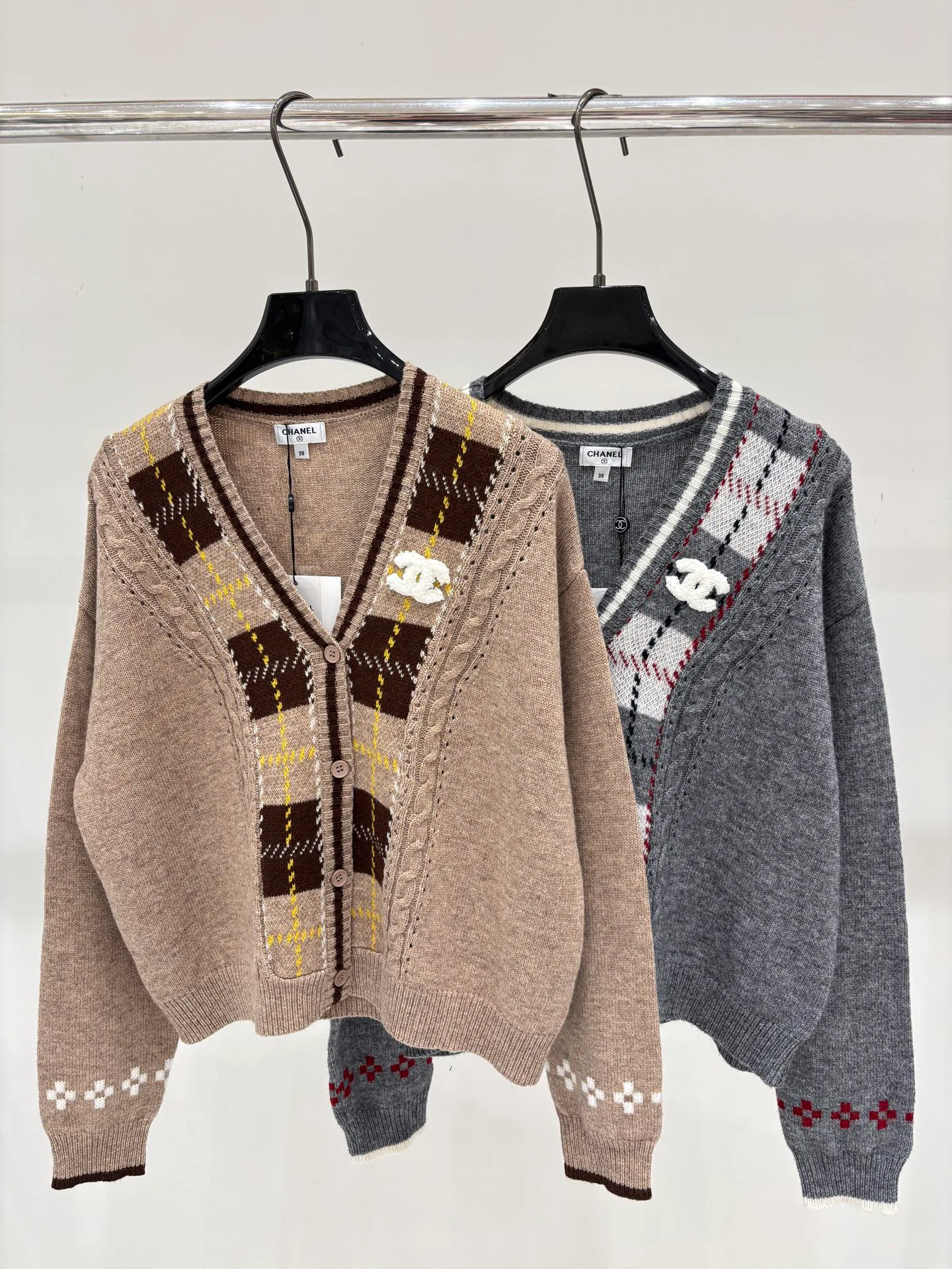 Women's Jumpers And Sweaters CHANEL 18032656