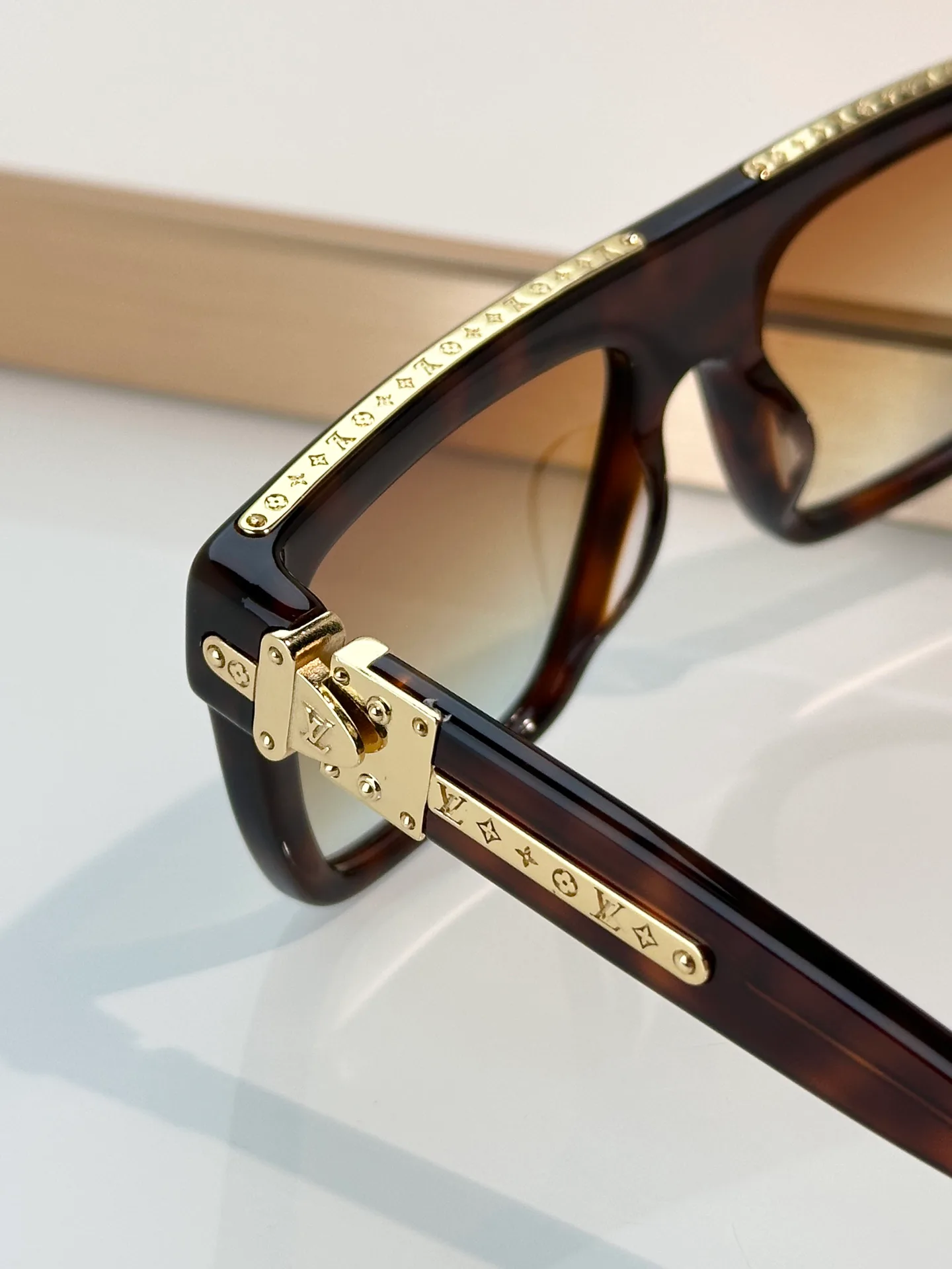 Glasses LOUIS VUITTON 18520259