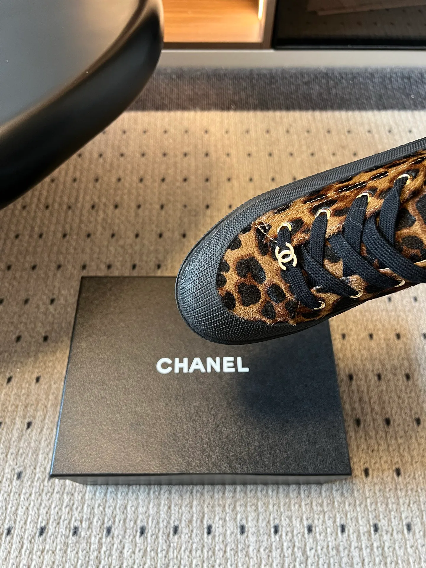 Women's Sneakers CHANEL 18137087