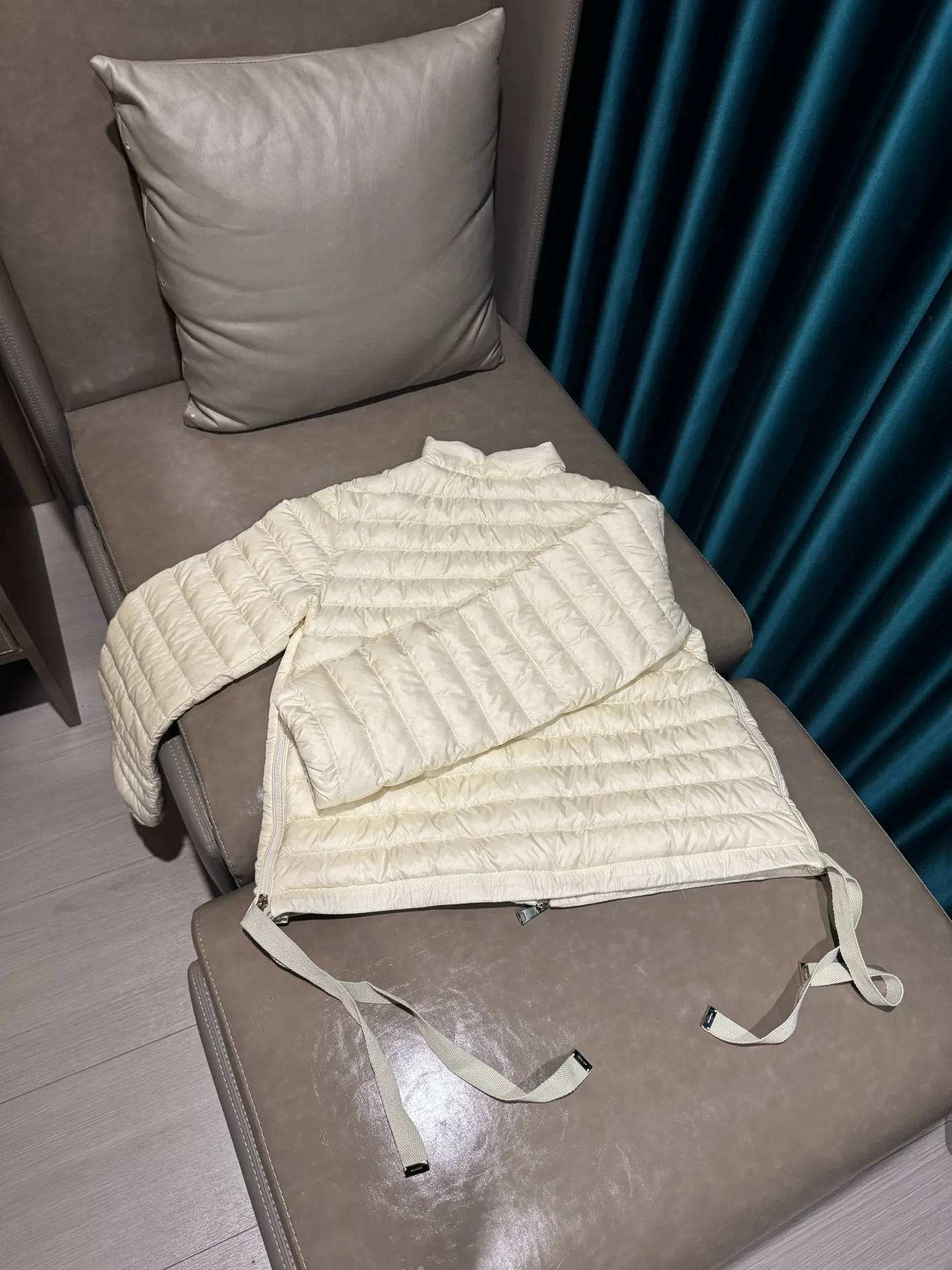 Men's Jackets And Down Jackets MONCLER 17797160