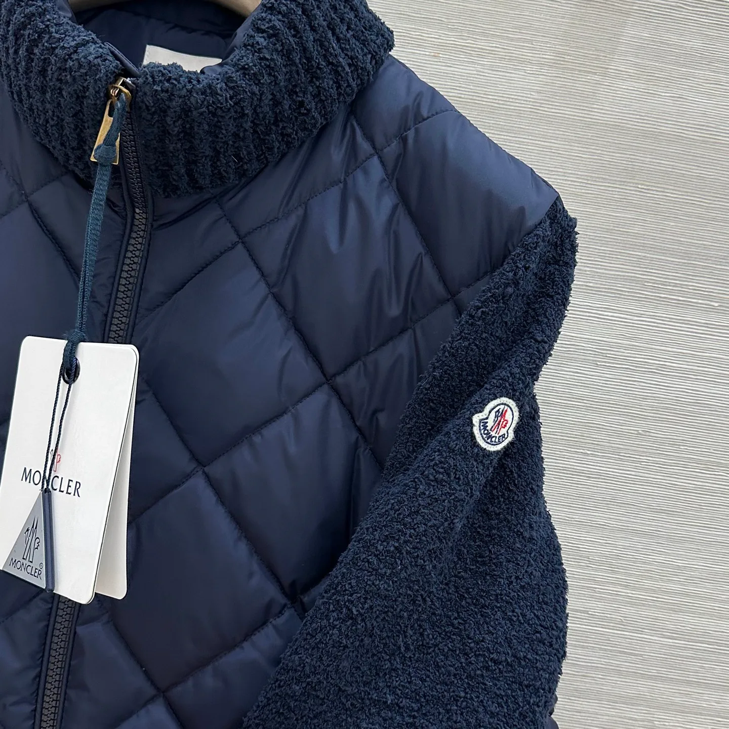 Women's Jackets And Down Jackets MONCLER 18175832