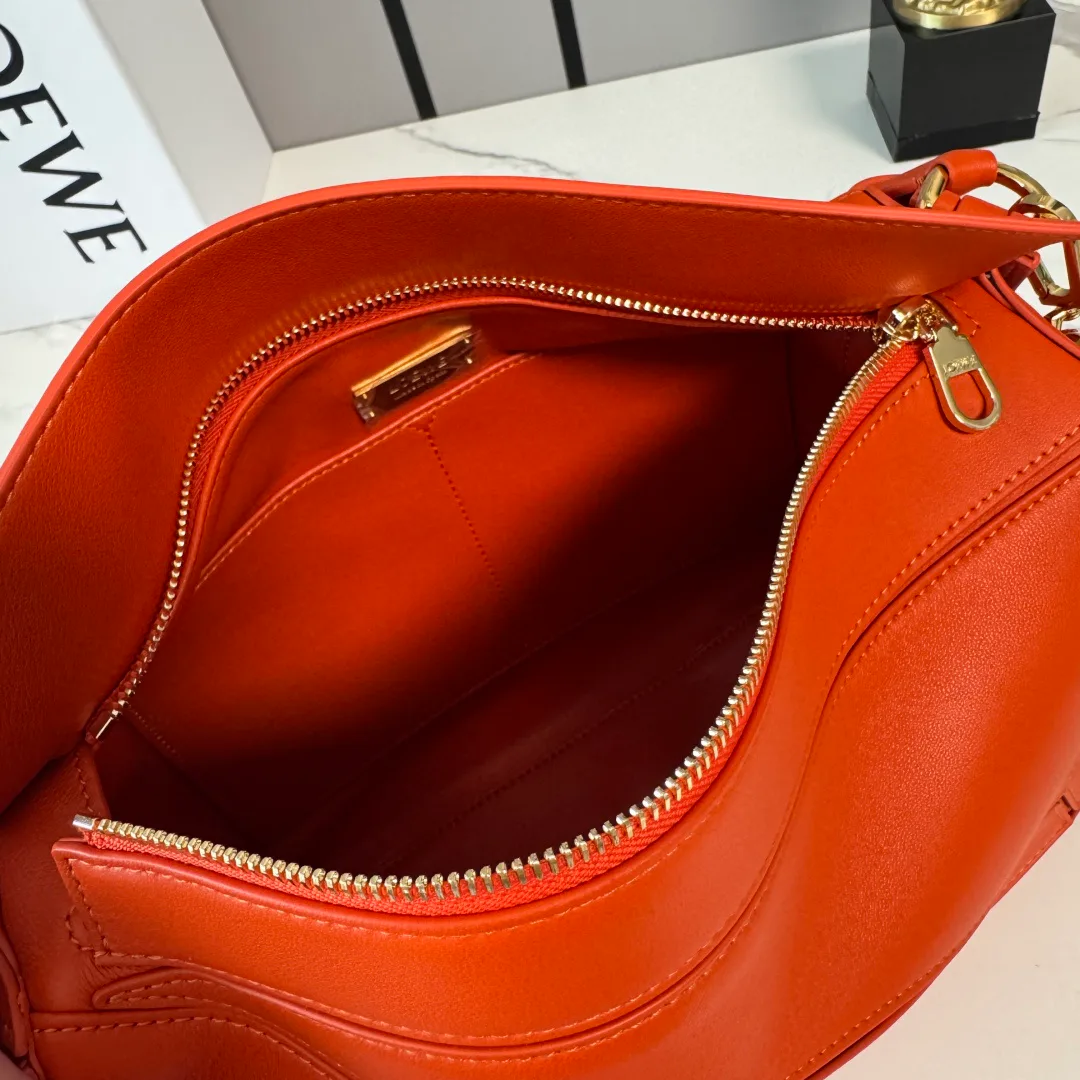 Women's Classic Handbags LOEWE 18278201