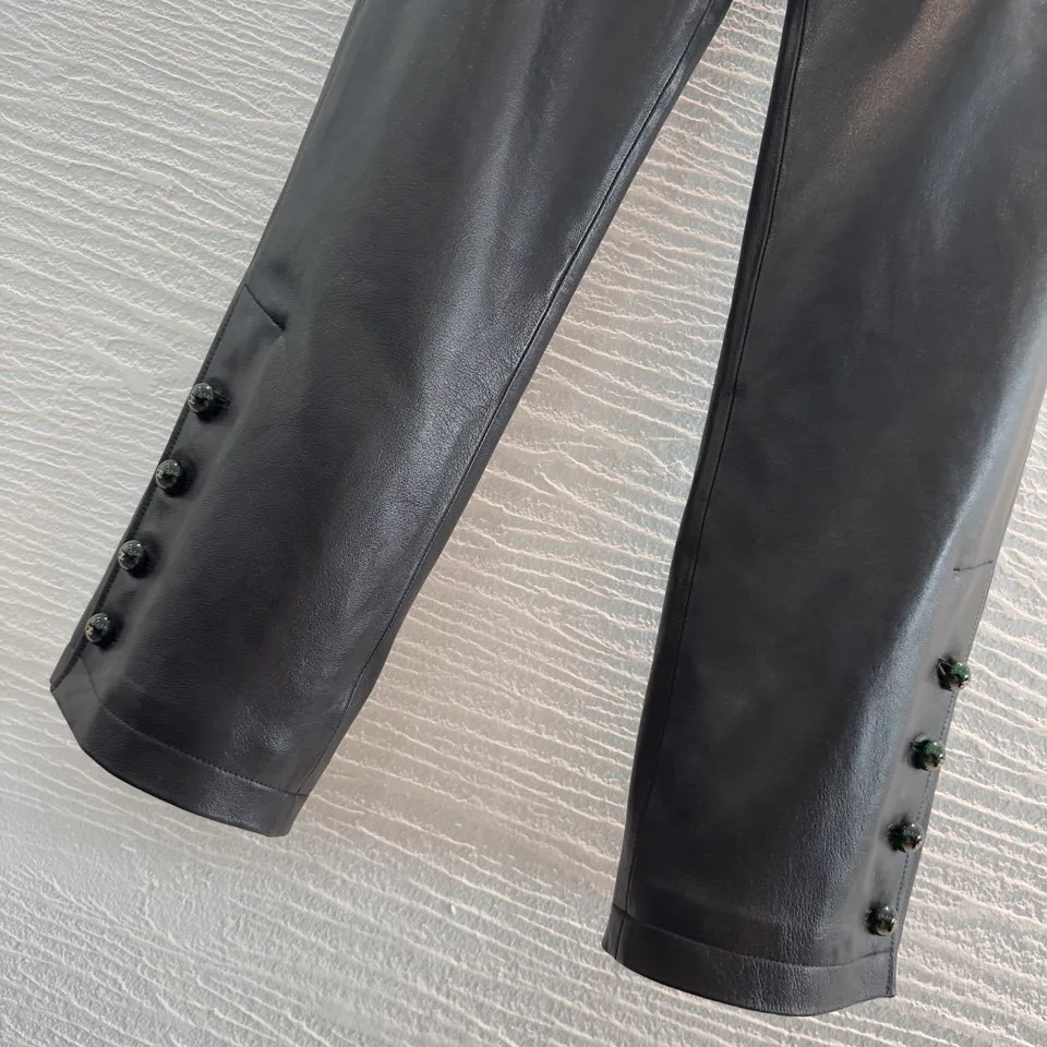 Women's Trousers CHANEL 18172563