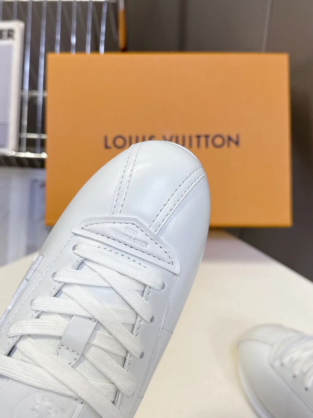 Women's Sneakers LOUIS VUITTON 18005433