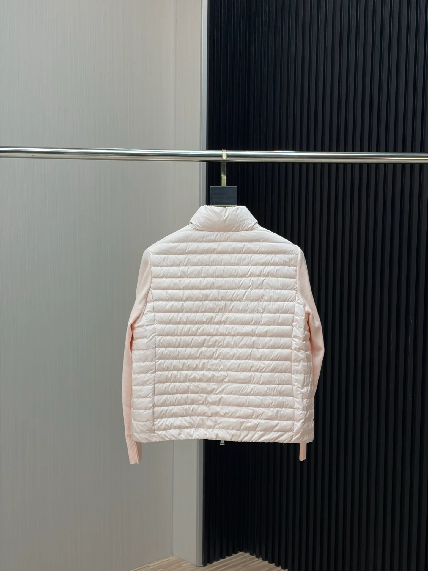 Куртки И Пуховики Женские Moncler 18600002