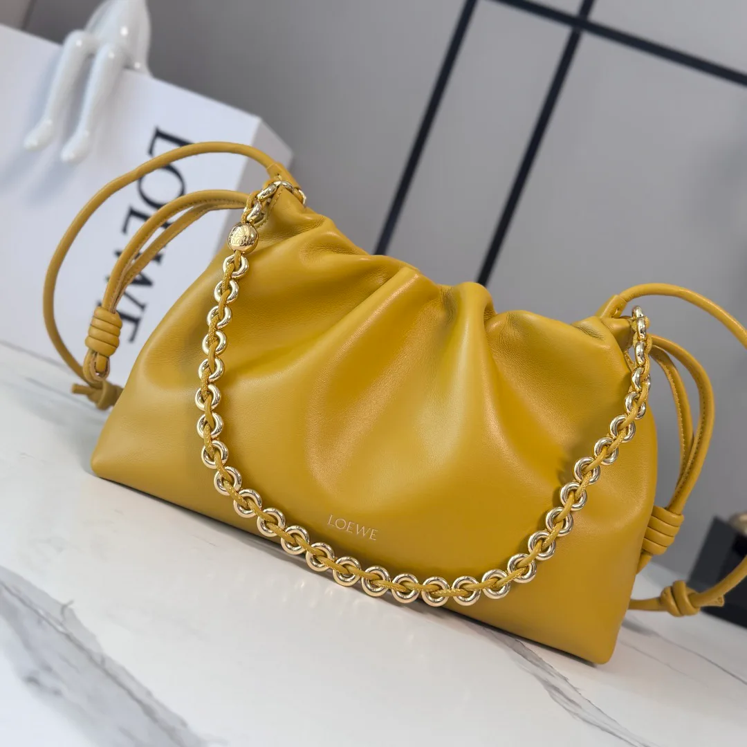 Women's Classic Handbags LOEWE 17796957