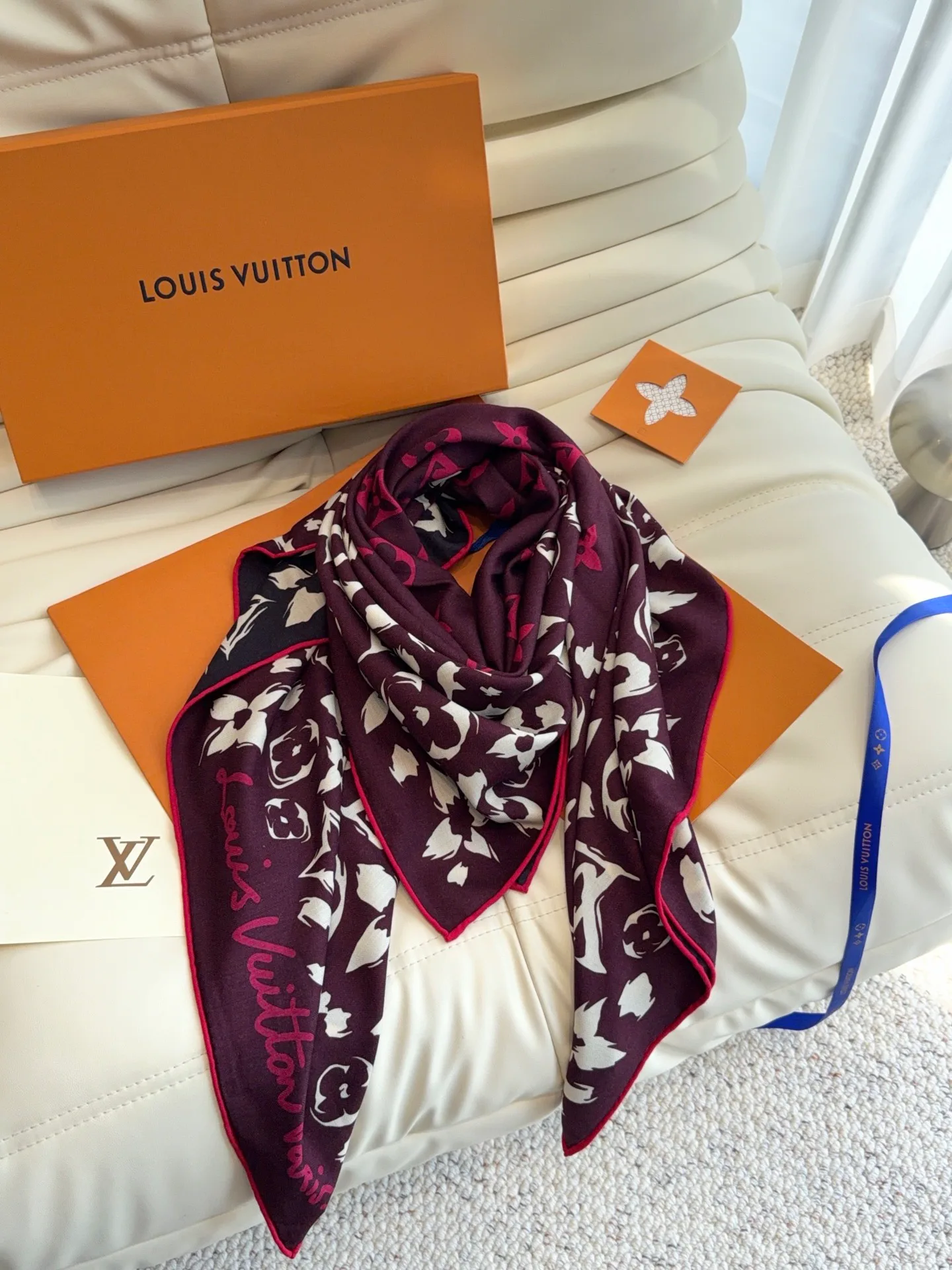 Silk Scarves LOUIS VUITTON 18322290