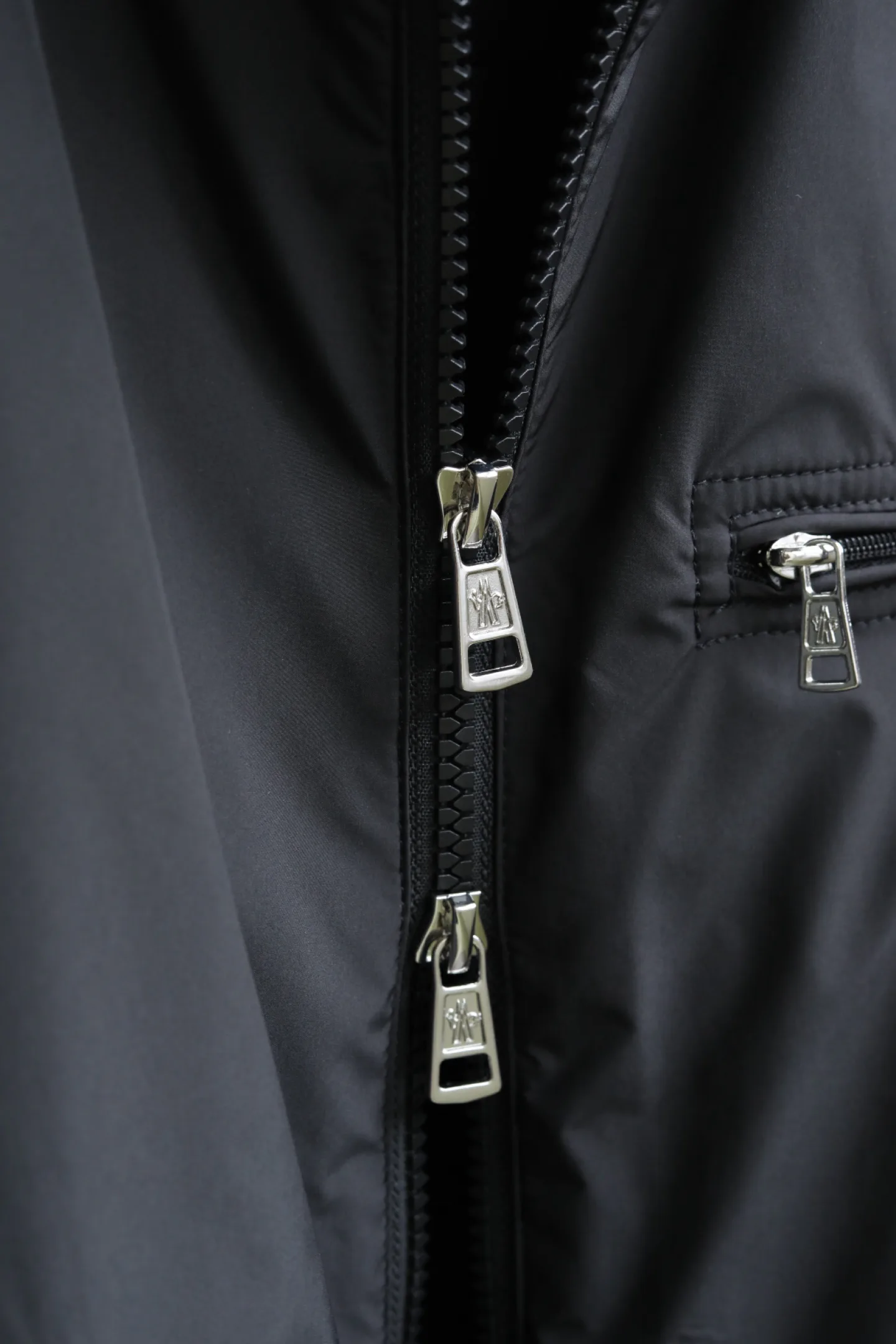 Men's Jackets And Down Jackets MONCLER 18109223