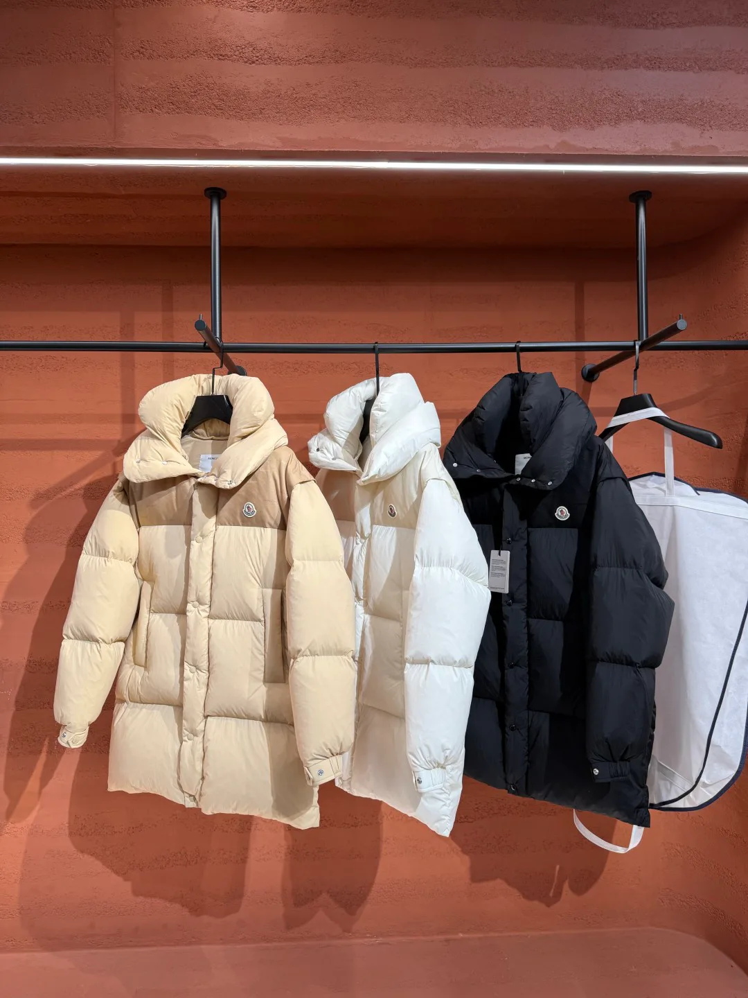 Men's Jackets And Down Jackets MONCLER 18487542