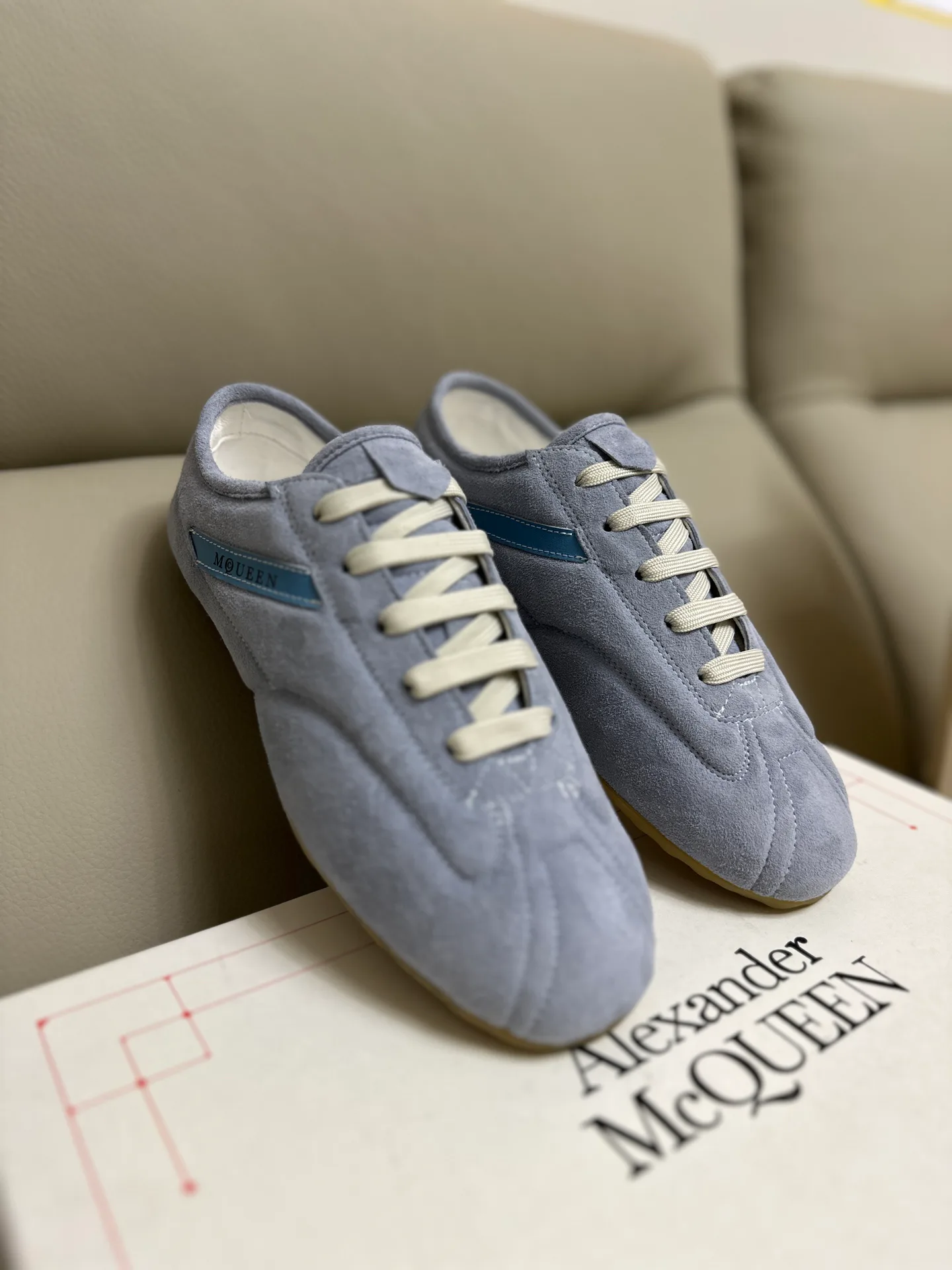Кроссовки Женские Alexander Mcqueen 18616729