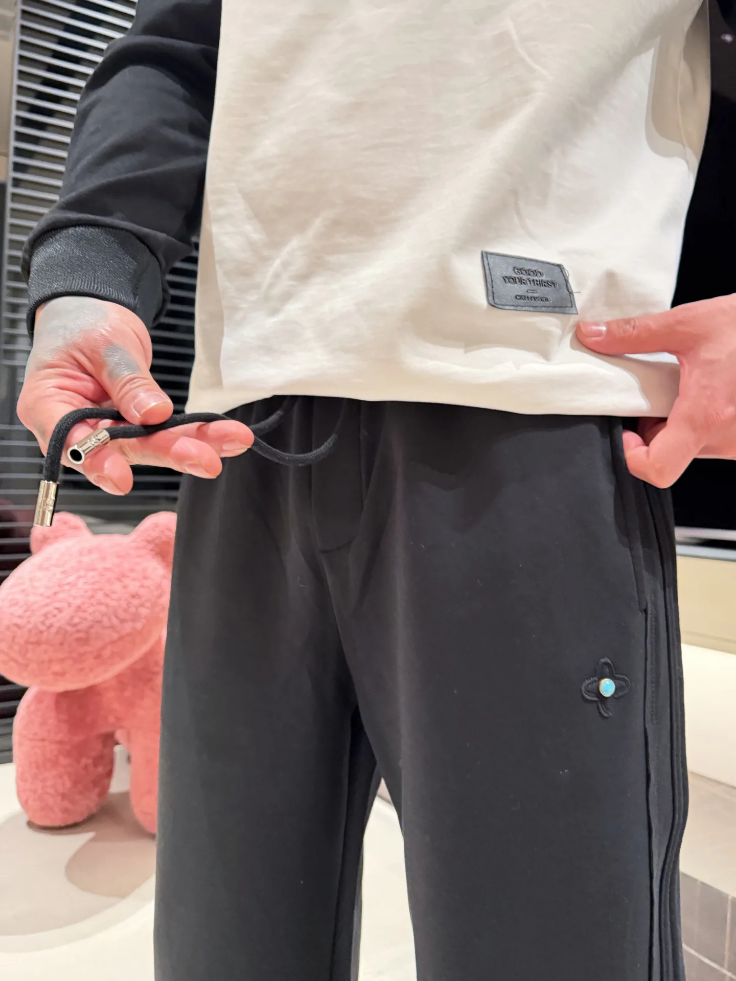 Men's Trousers LOUIS VUITTON 18499729