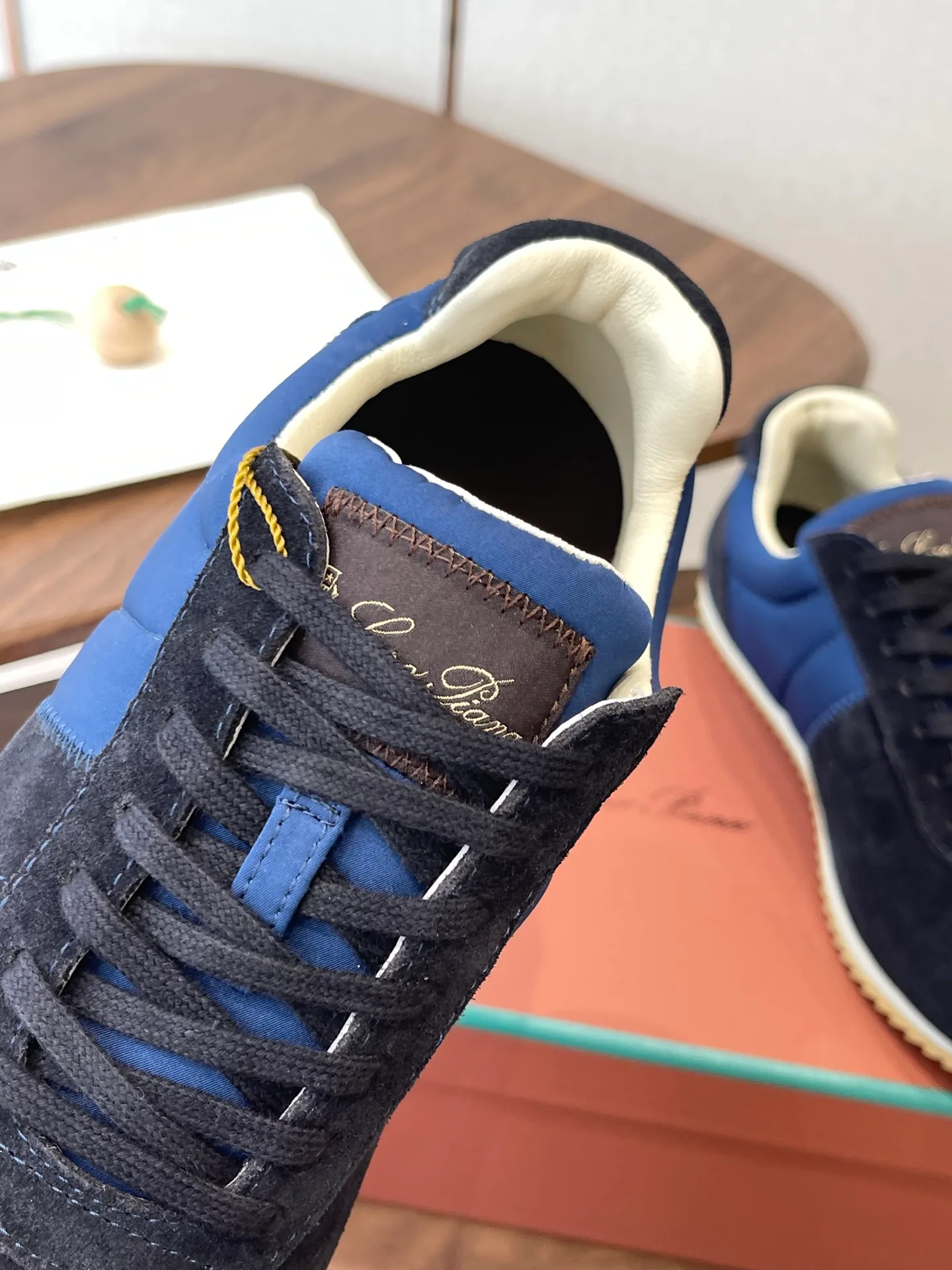 Women's Sneakers LORO PIANA 17223225