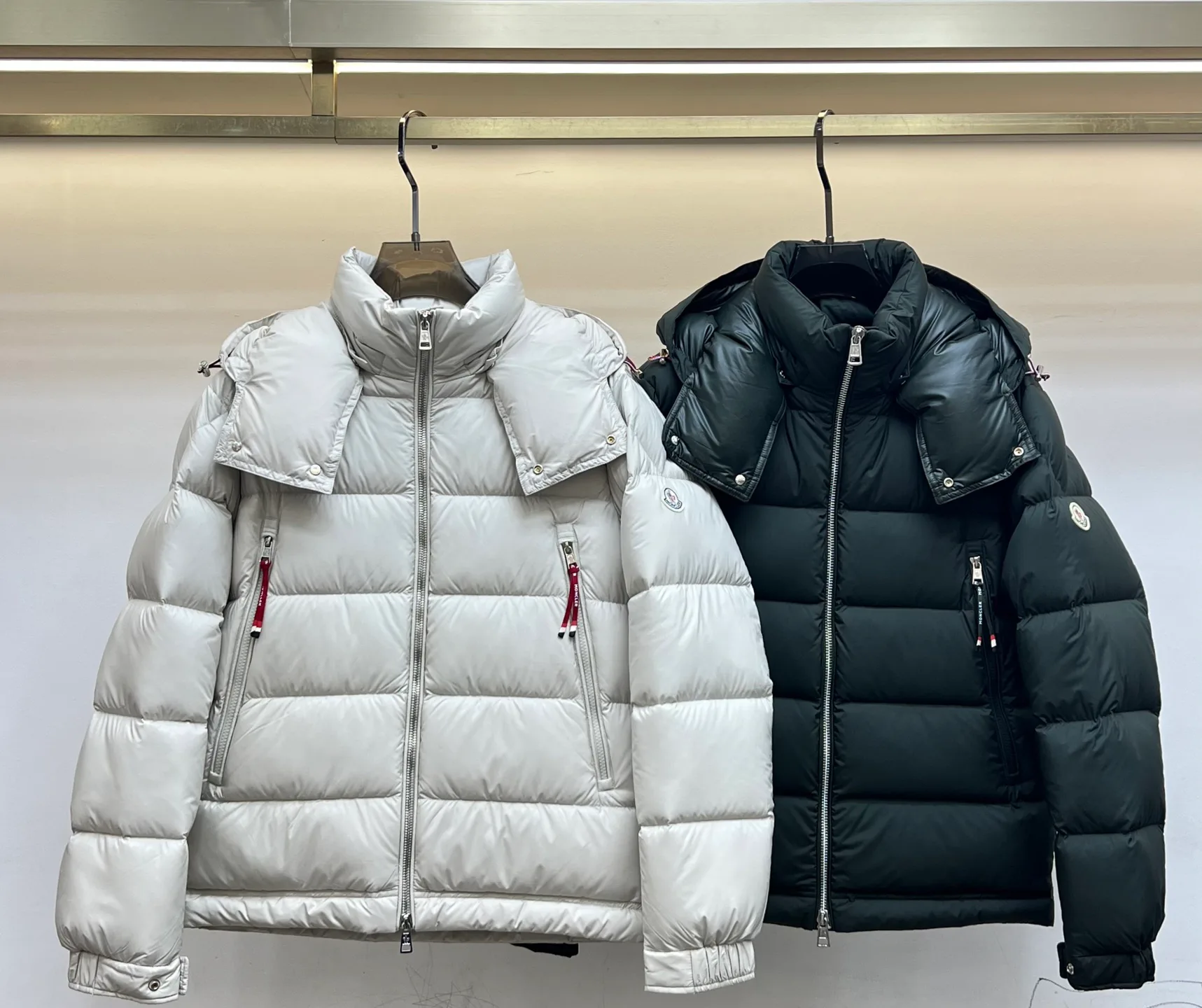 Women's Jackets And Down Jackets MONCLER 18281199