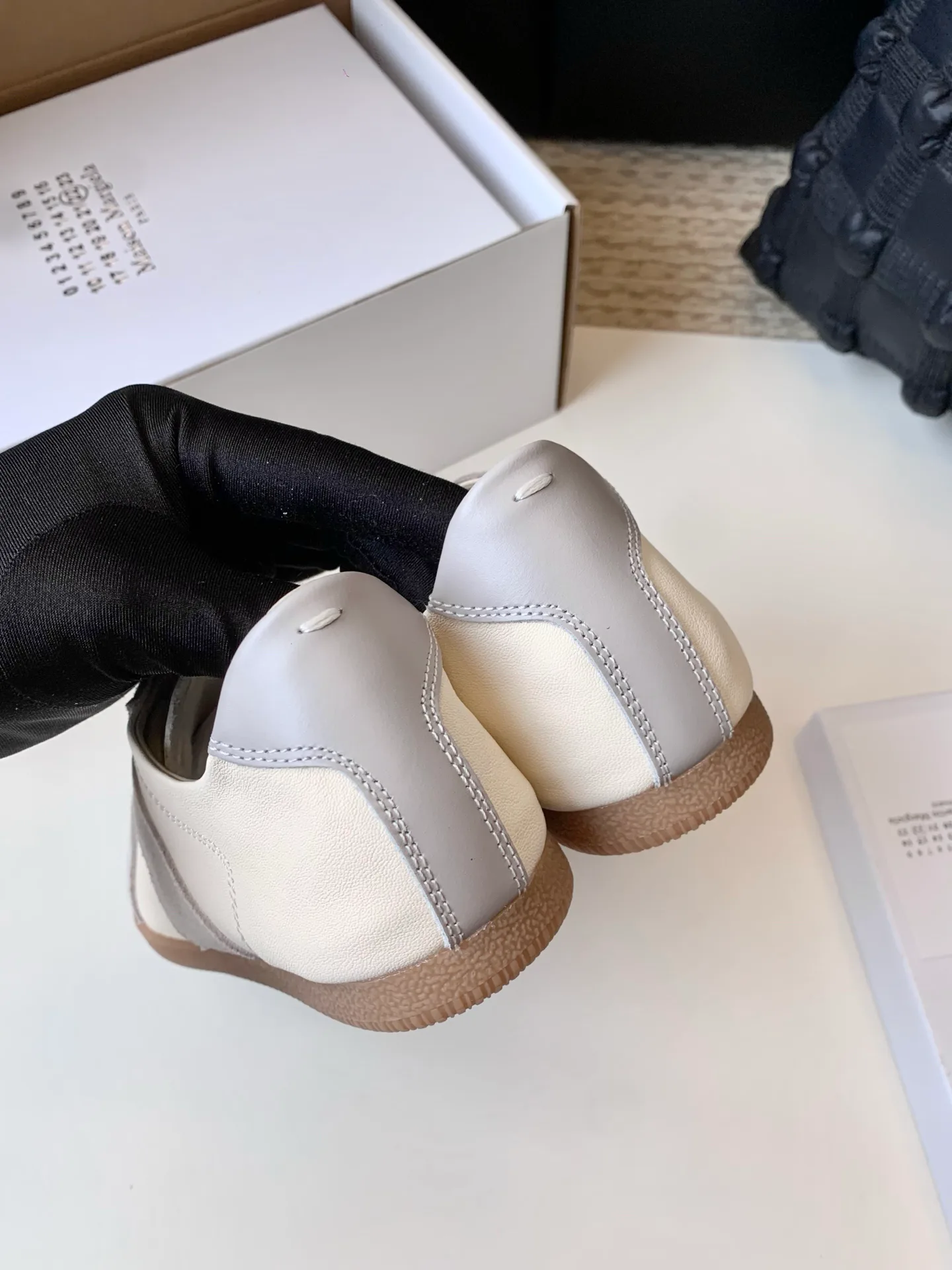 Women's Sneakers MAISON MARGIELA 17628616