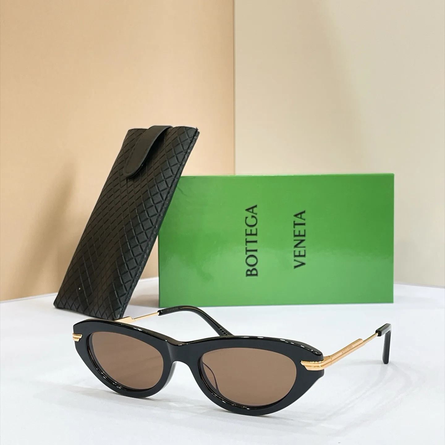 Glasses BOTTEGA VENETA 17816165