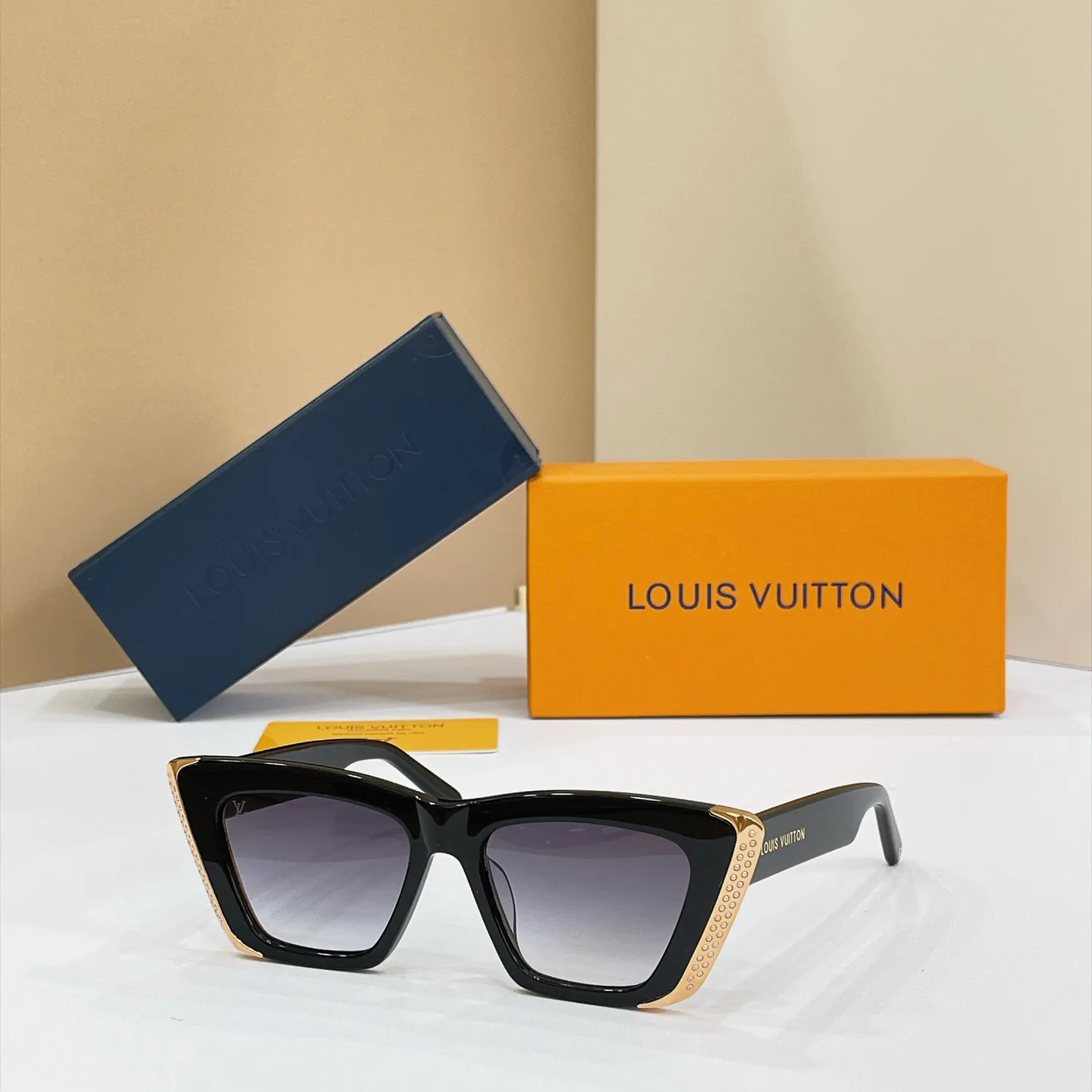 Glasses LOUIS VUITTON 17816145