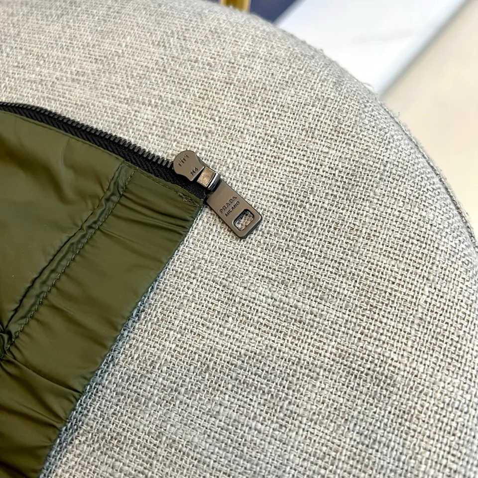 Women's Jackets And Down Jackets PRADA 18416757