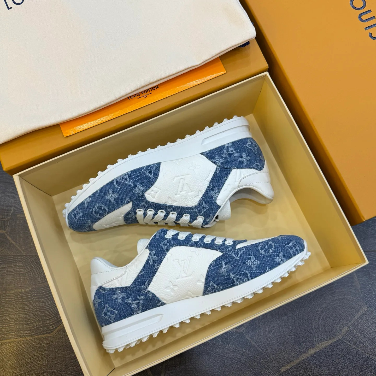 Men's Sneakers LOUIS VUITTON 17429009