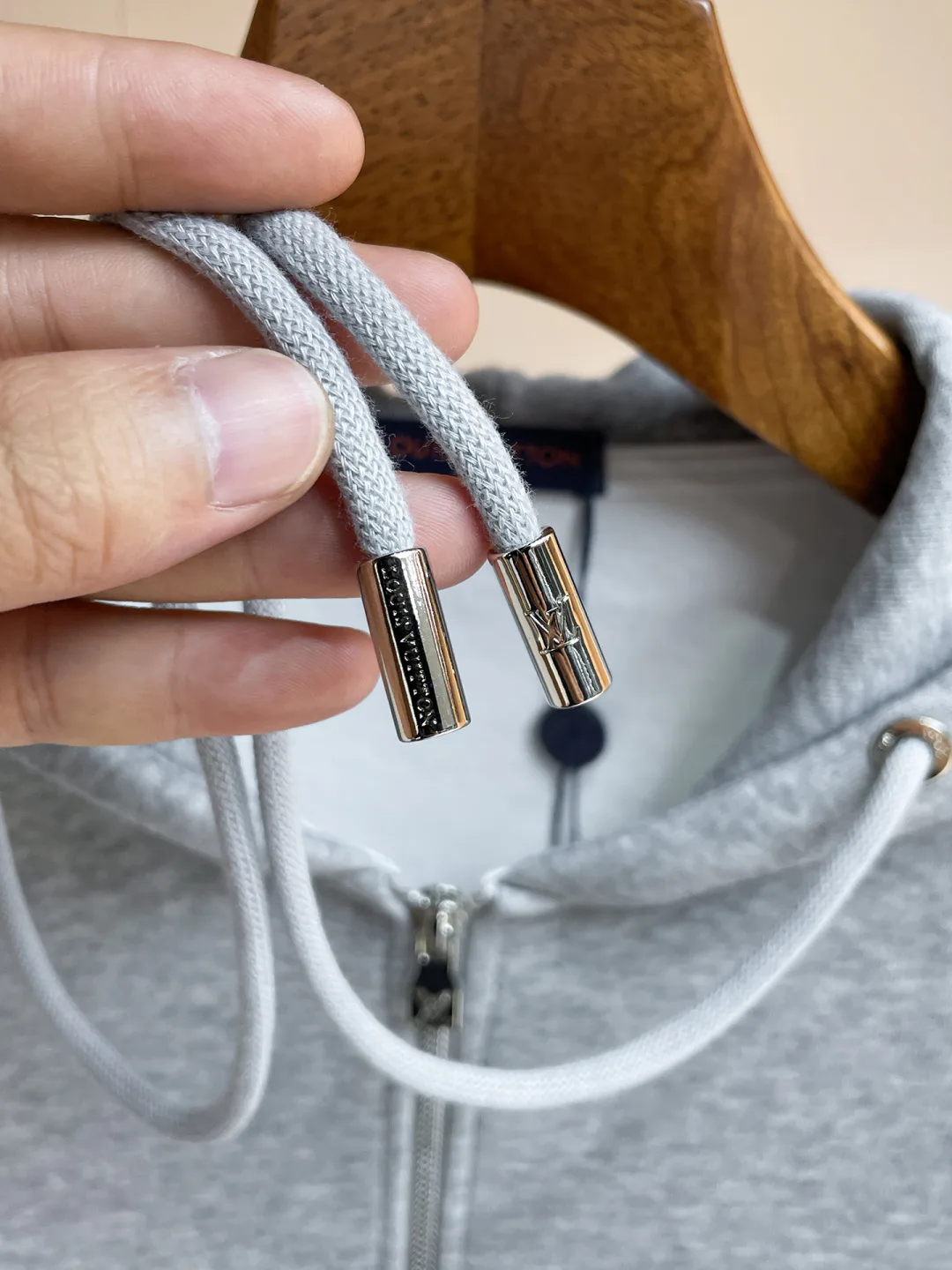 Men's Sweatshirts And Hoodies LOUIS VUITTON 18340425