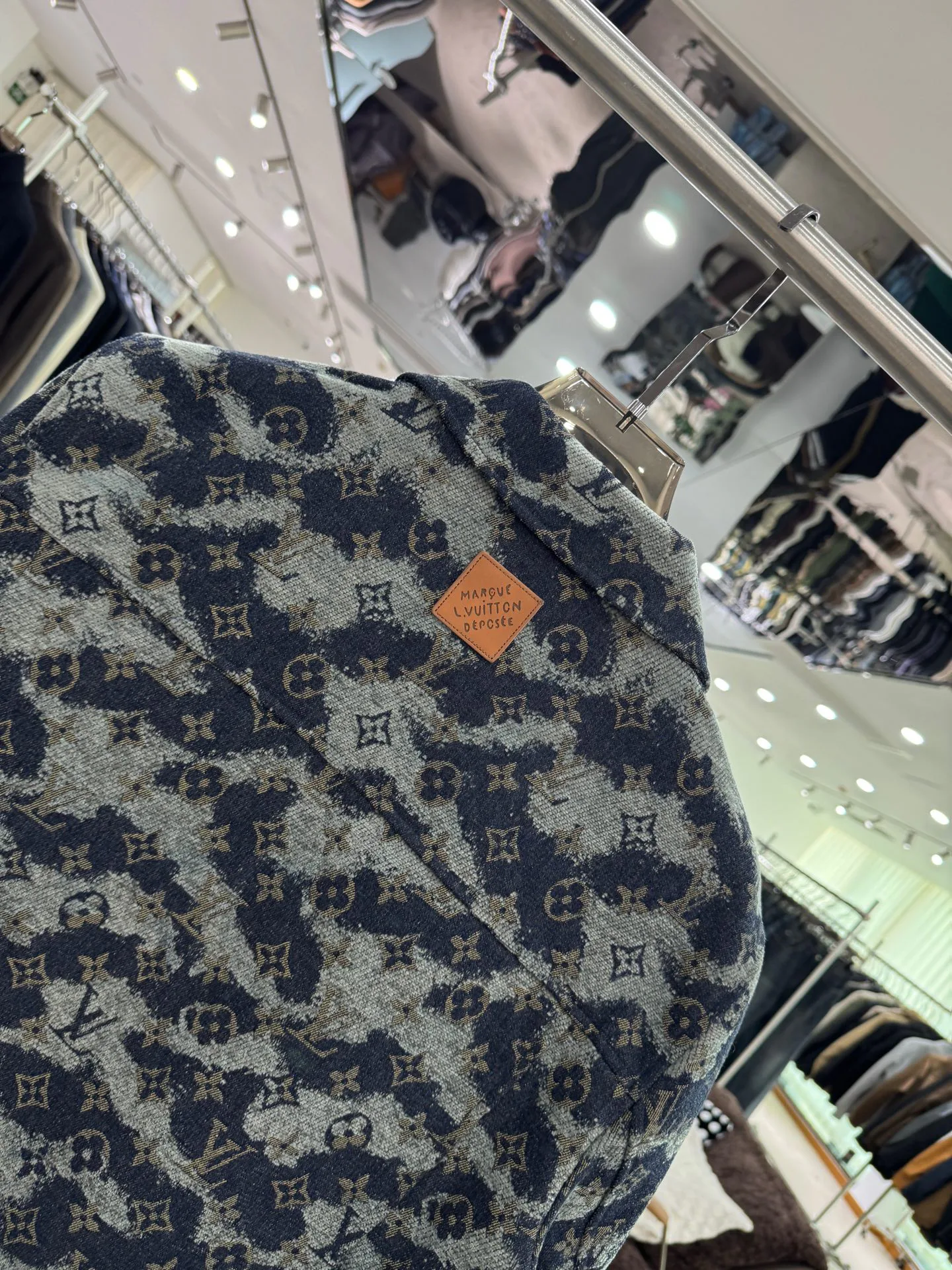 Men's Jackets And Down Jackets LOUIS VUITTON 18084247