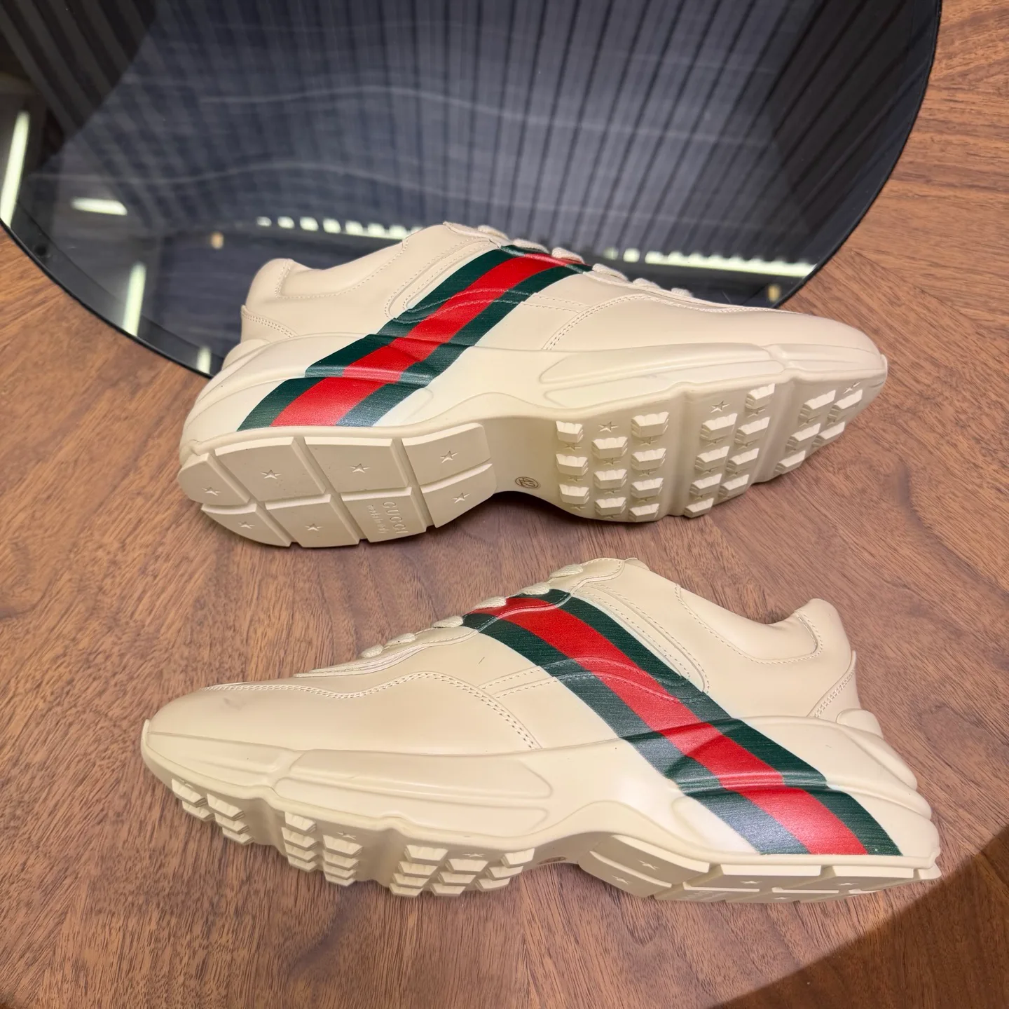 Women's Sneakers GUCCI 19545918