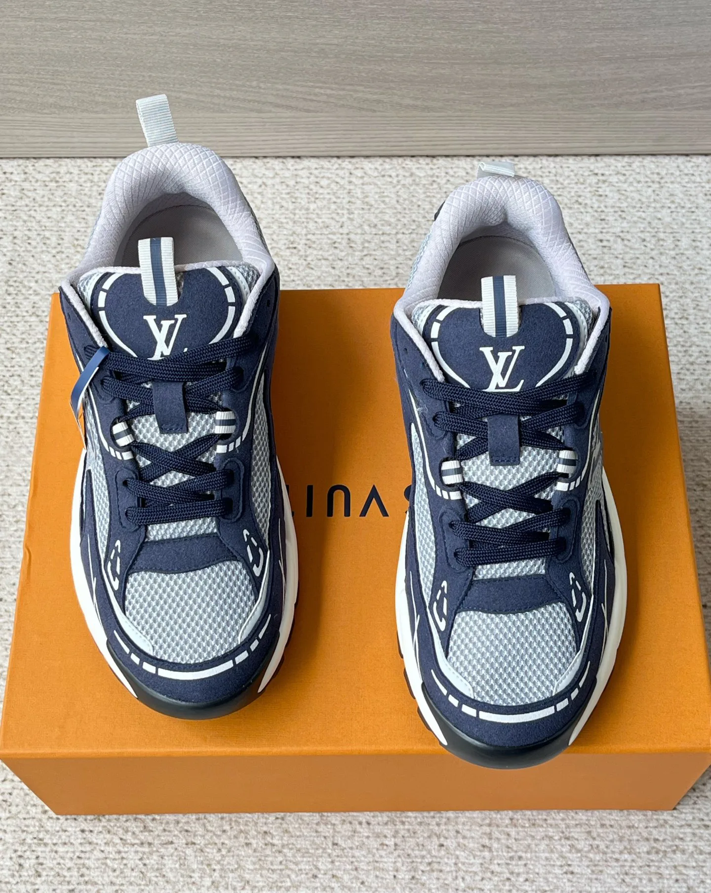 Men's Sneakers LOUIS VUITTON 17972108