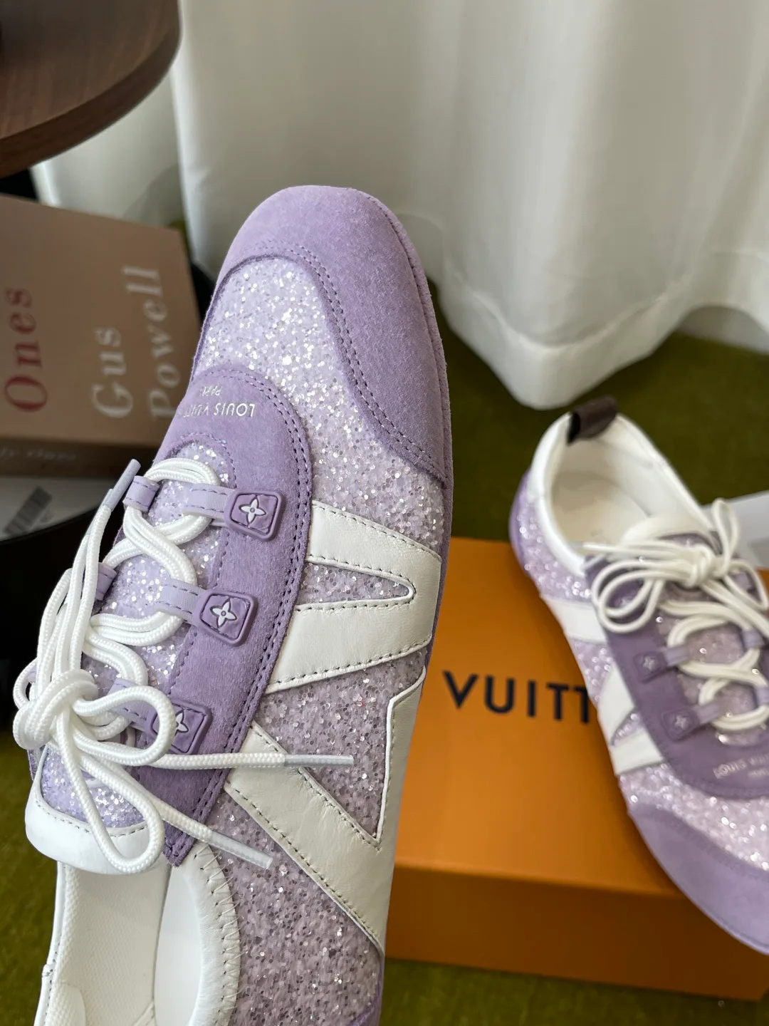 Women's Sneakers LOUIS VUITTON 18121032