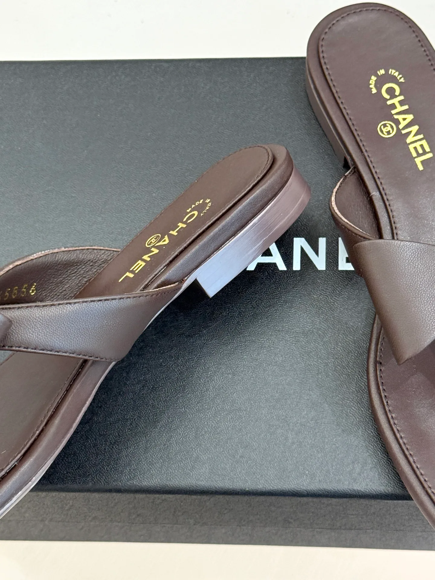 Women's Flip-Flops CHANEL 16965744
