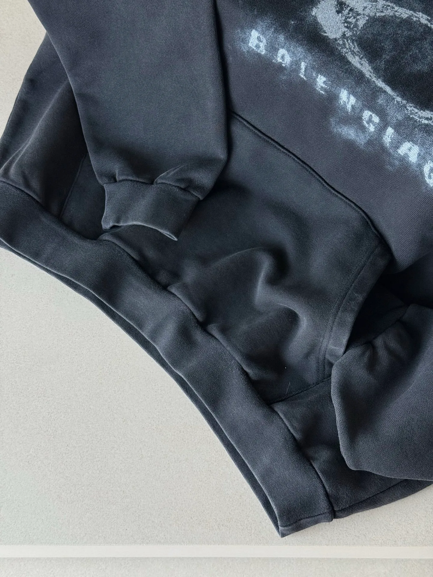 Men's Sweatshirts And Hoodies BALENCIAGA 18411479
