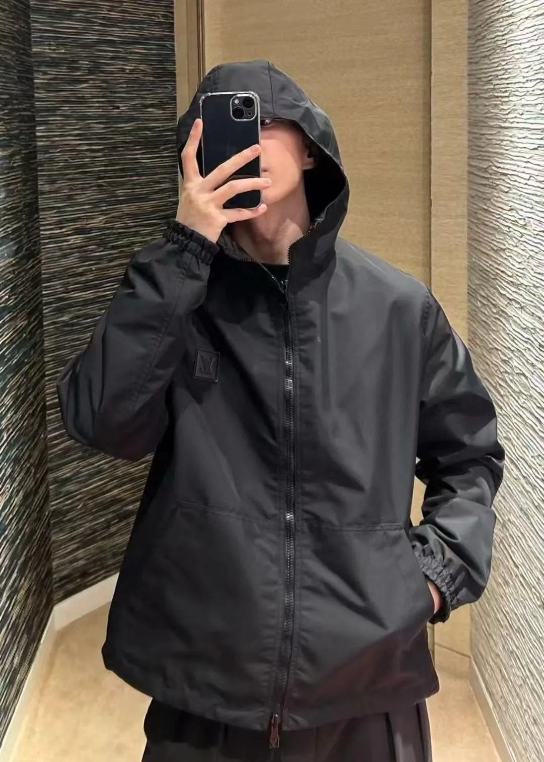 Men's Jackets And Down Jackets LOUIS VUITTON 18179000