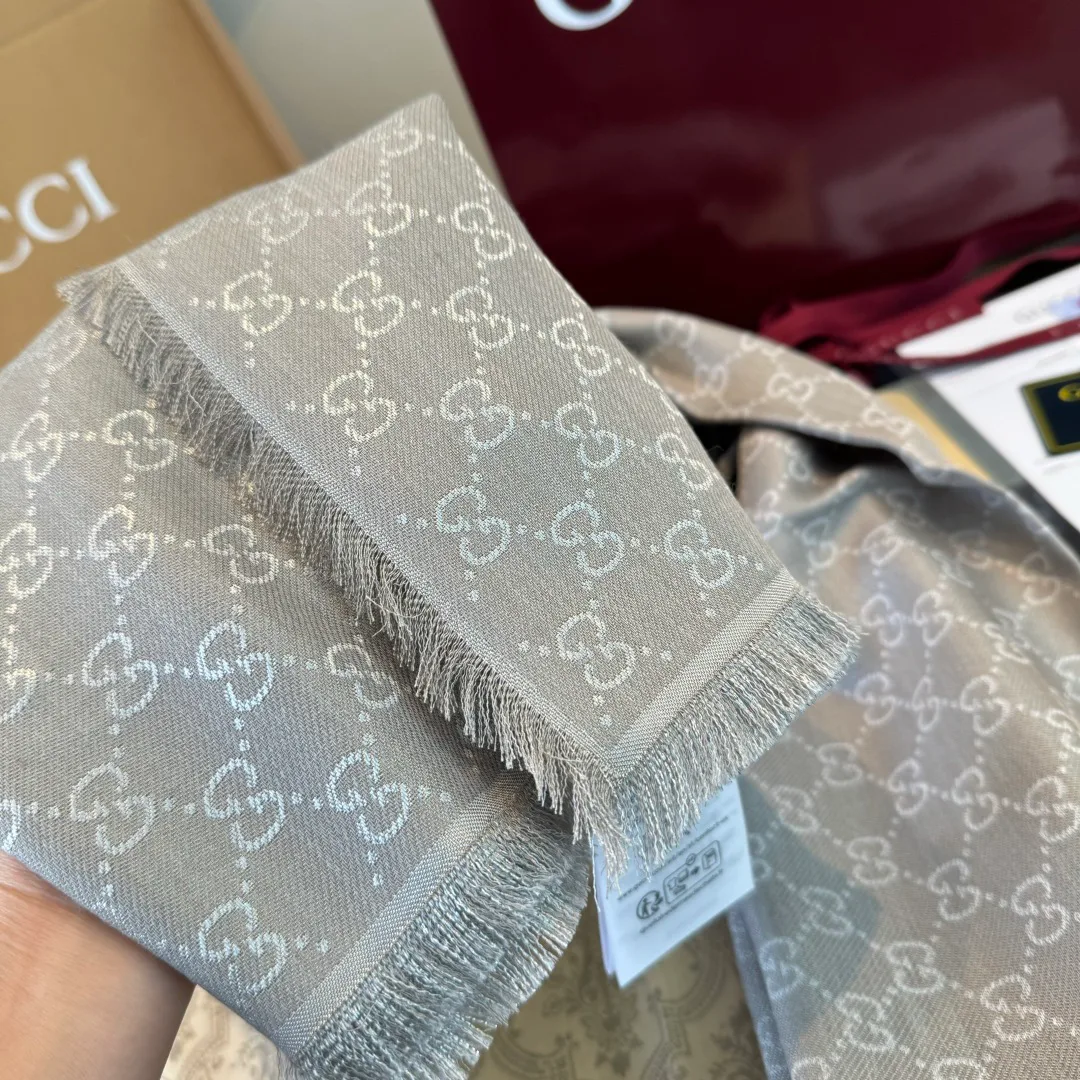 Scarves GUCCI 18275078