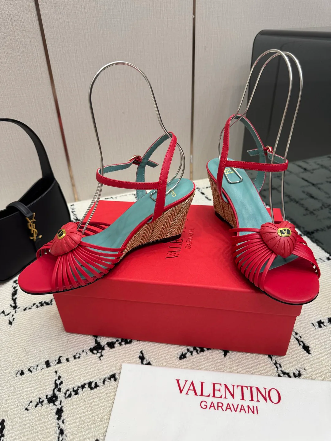 Women's Open-Toe Sandals VALENTINO 18049002