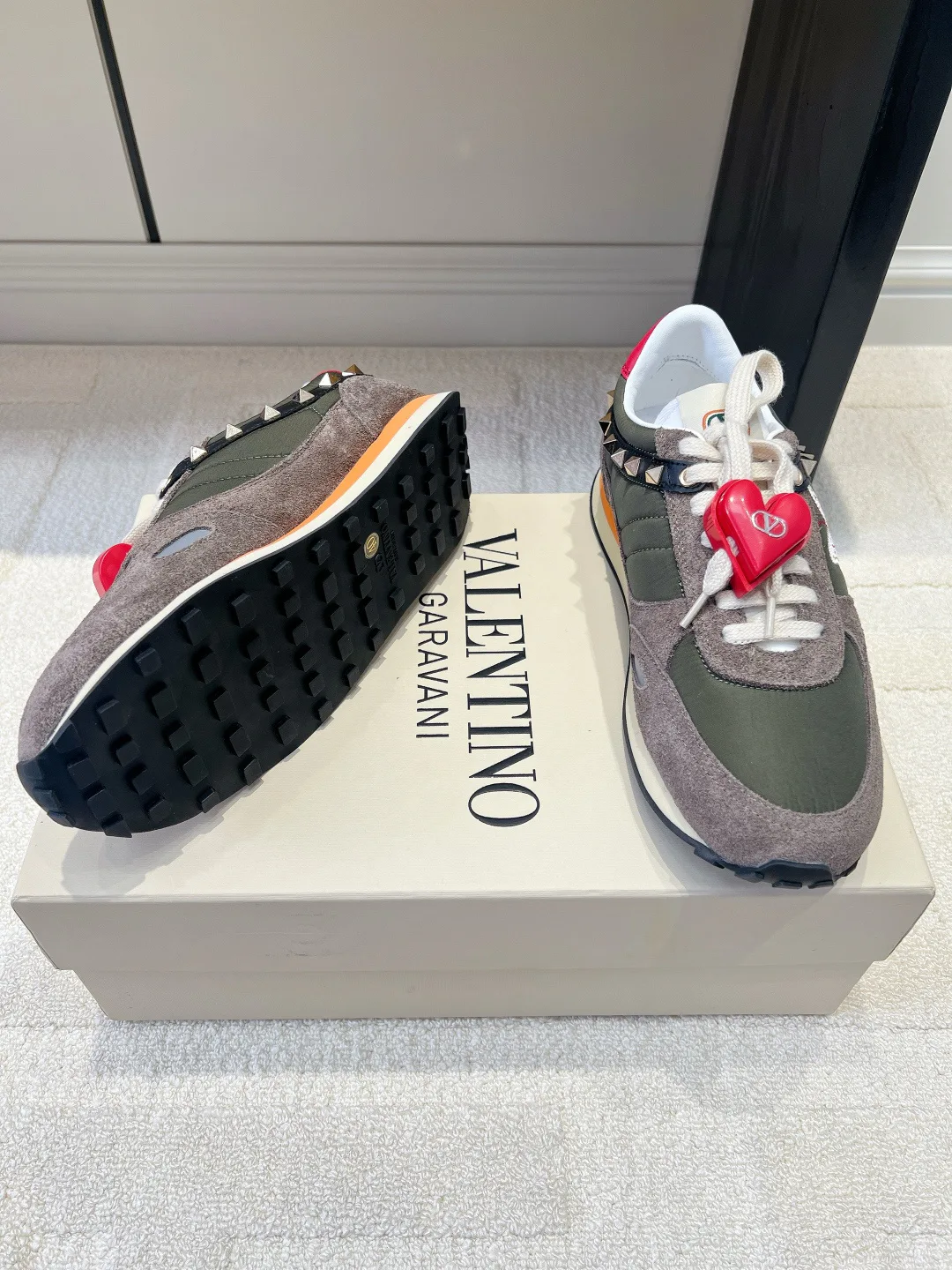 Women's Sneakers VALENTINO 18436568