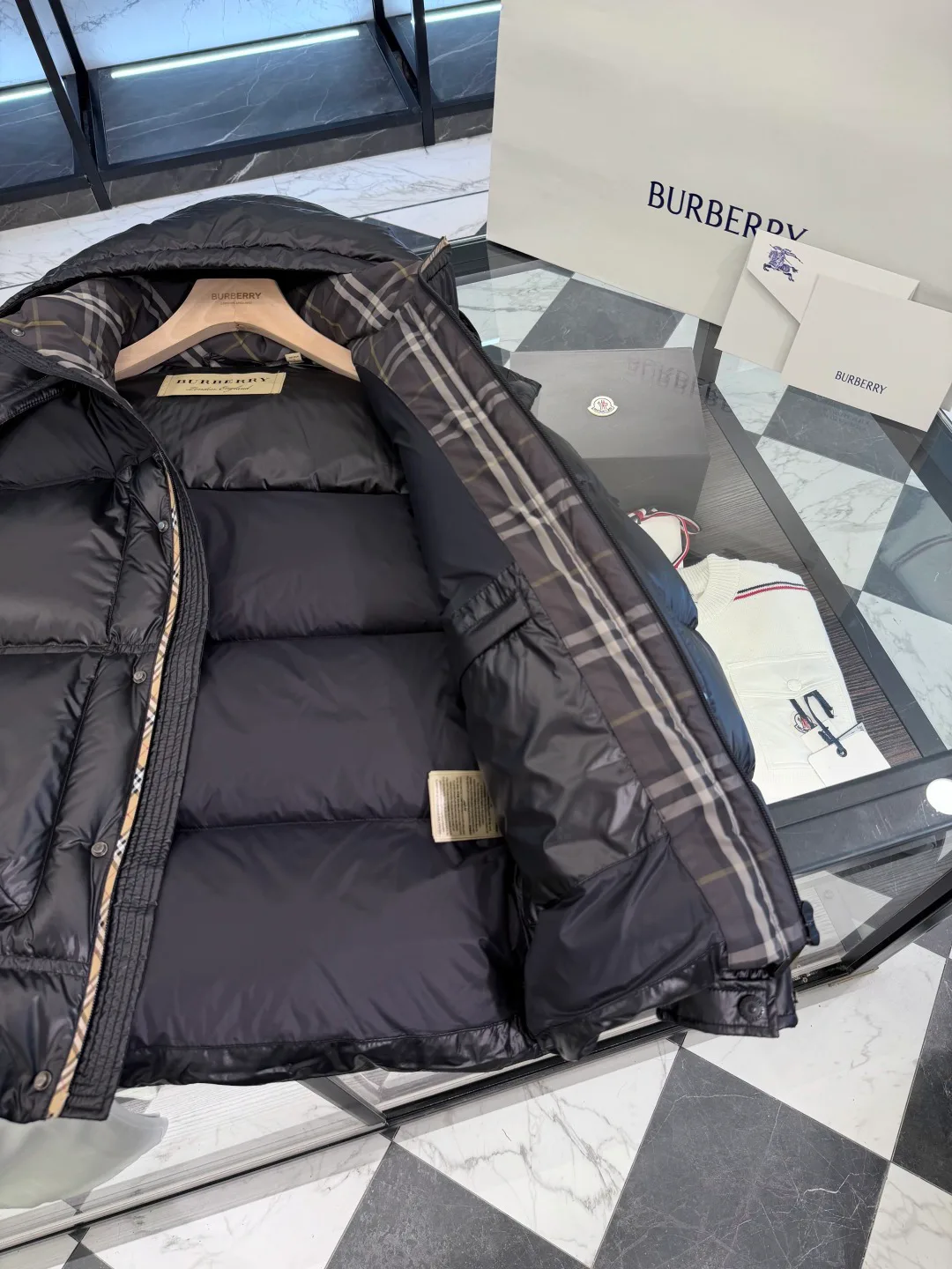Women's Jackets And Down Jackets BURBERRY 17876507
