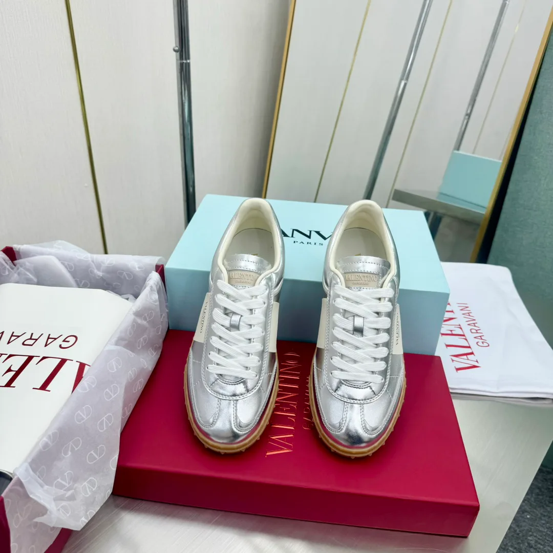 Women's Sneakers VALENTINO 17955028