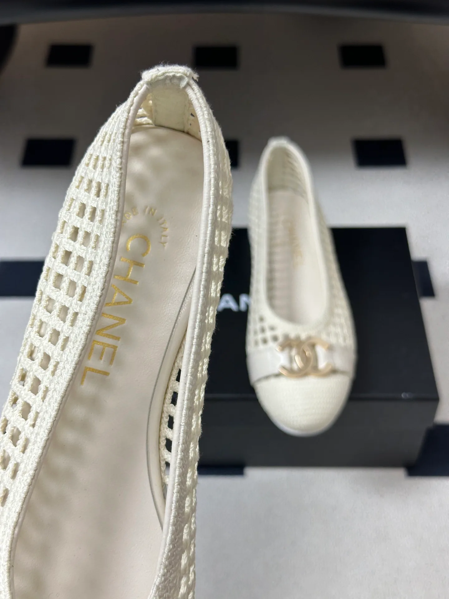 Women's Ballet Flats CHANEL 17403437