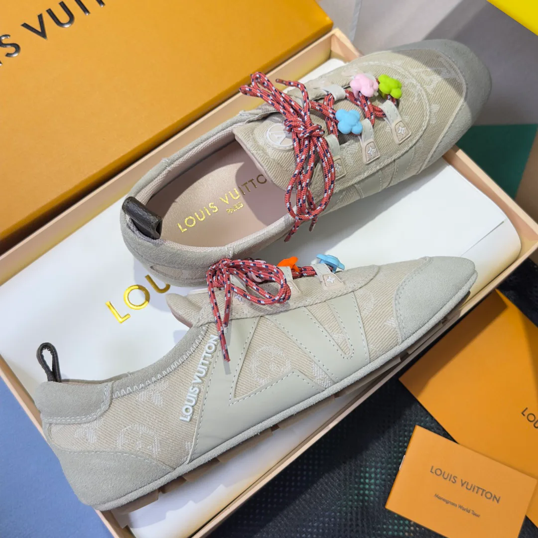 Women's Sneakers LOUIS VUITTON 17780705