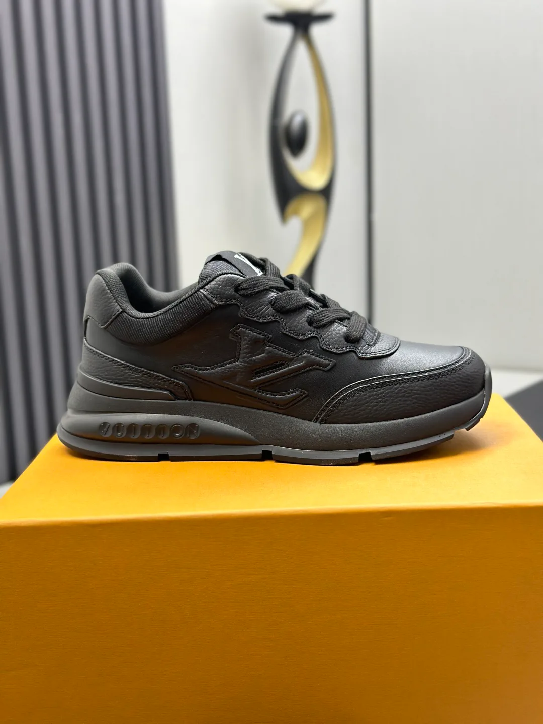 Women's Sneakers LOUIS VUITTON 18212264