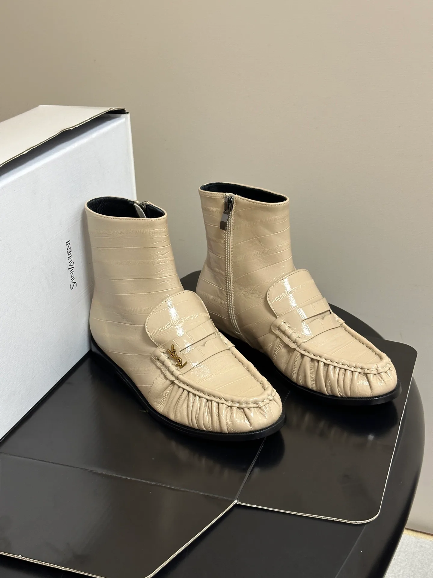 Women's Booties SAINT LAURENT 18340997
