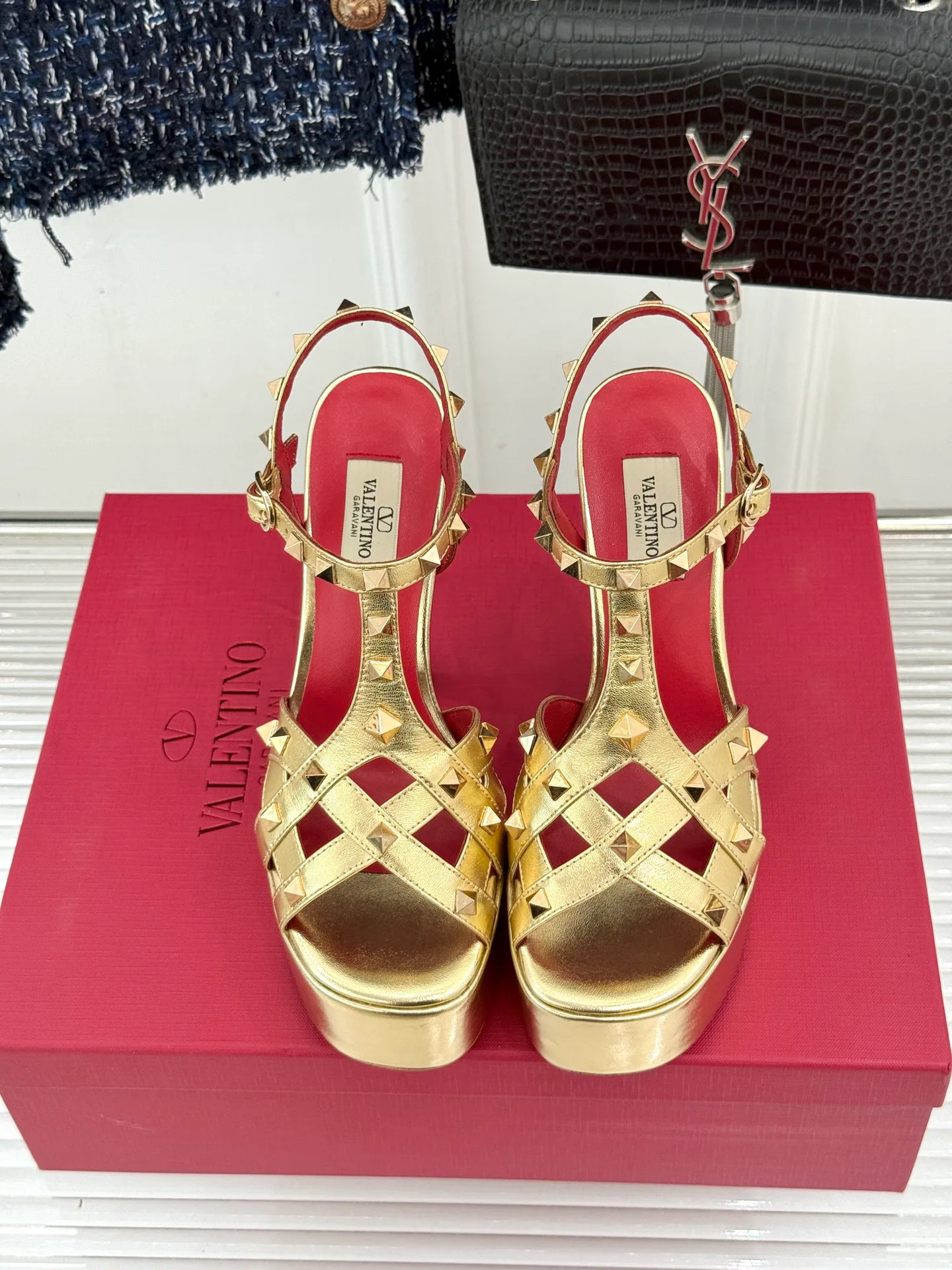 Women's Open-Toe Sandals VALENTINO 18198291