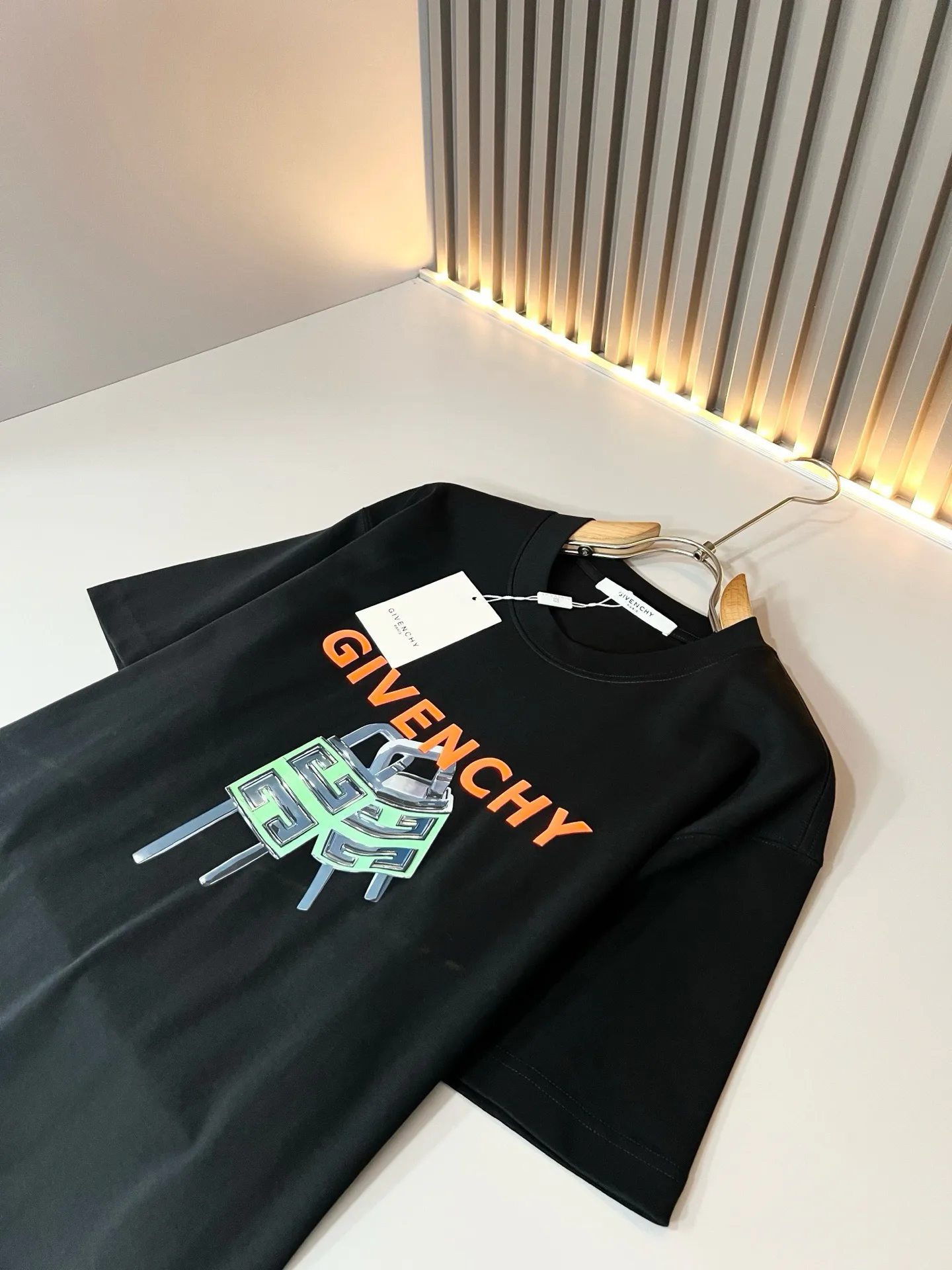 Men's T-Shirts GIVENCHY 18243902