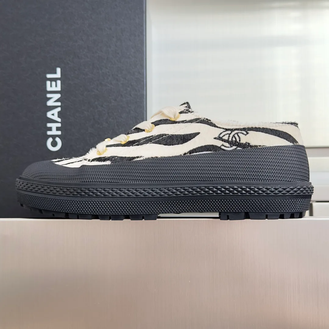Women's Sneakers CHANEL 18092992